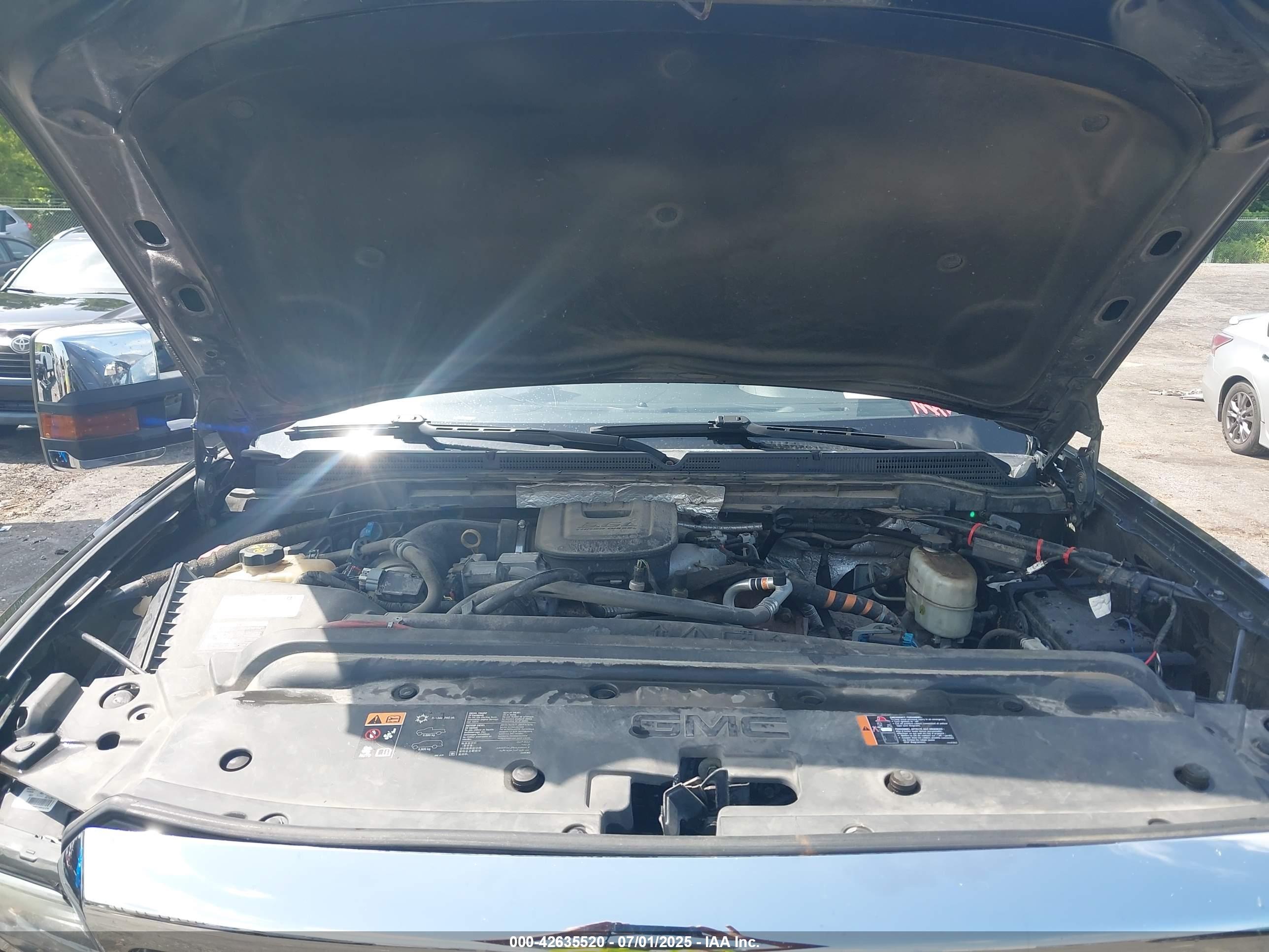 GMC SIERRA image 10