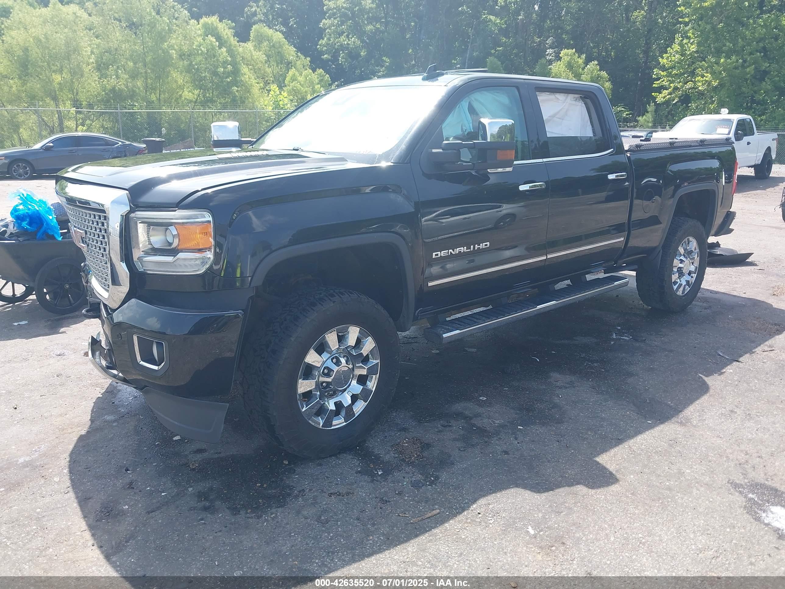 GMC SIERRA image 2