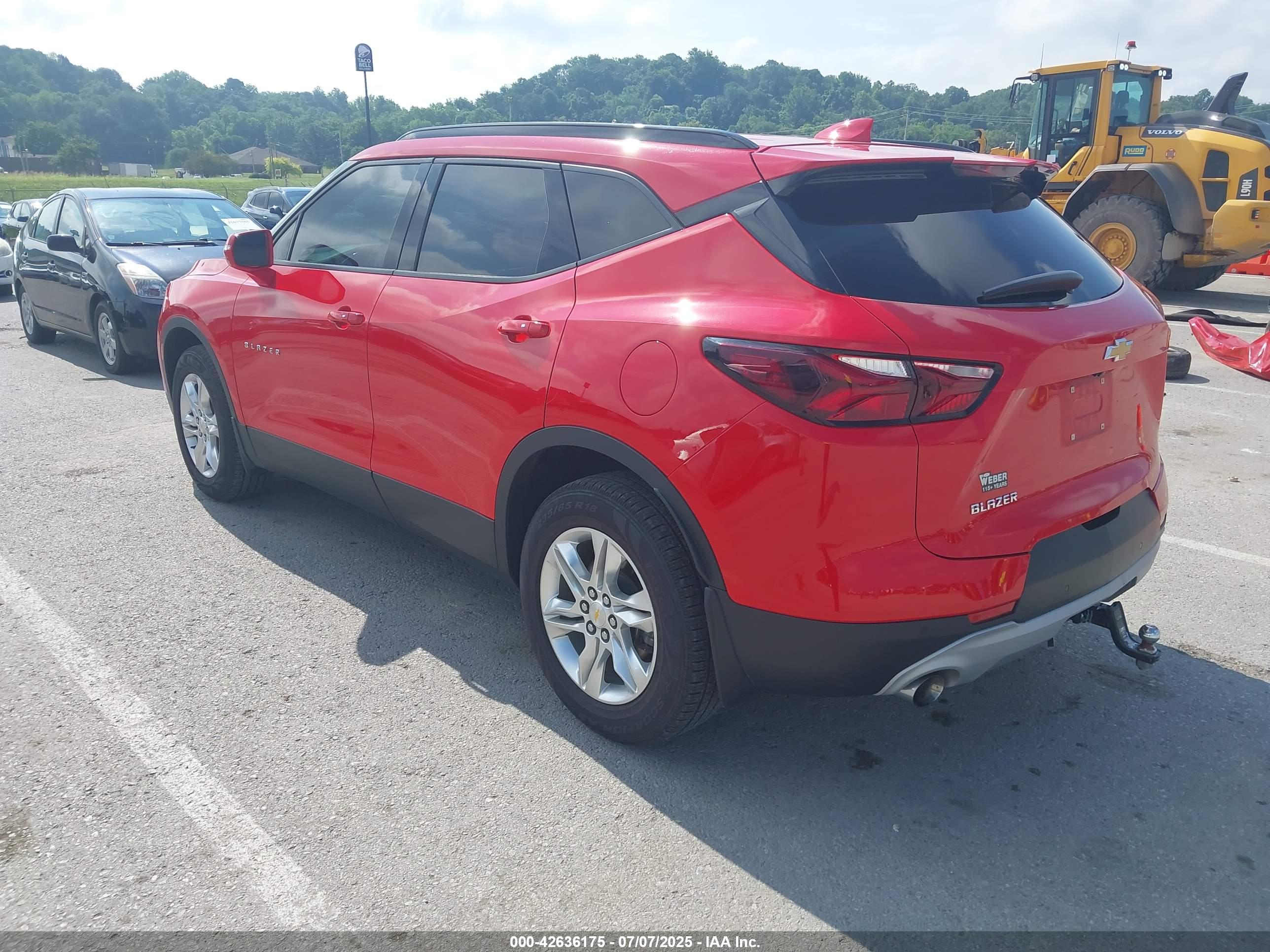 CHEVROLET BLAZER image 3