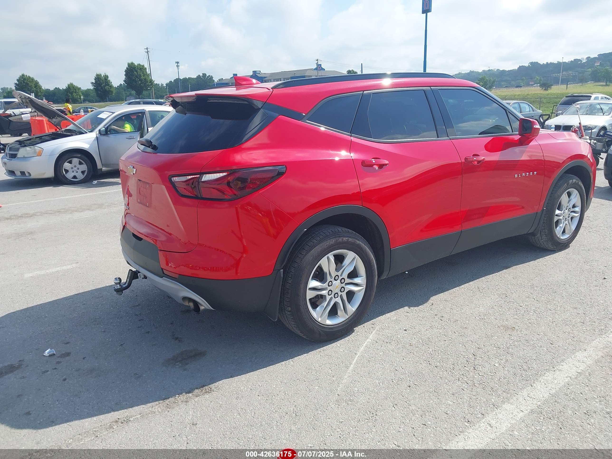 CHEVROLET BLAZER image 4