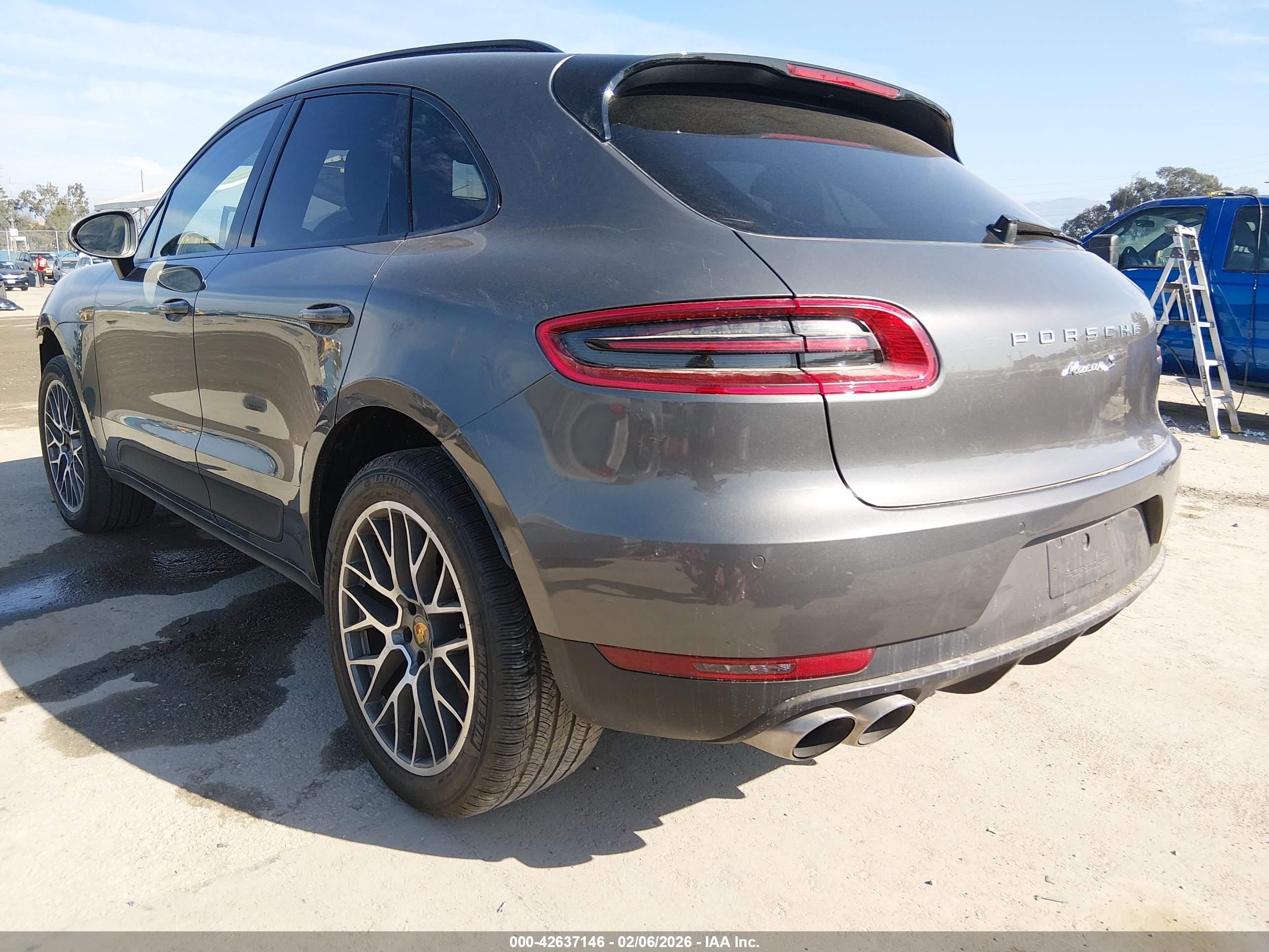 PORSCHE MACAN image 3