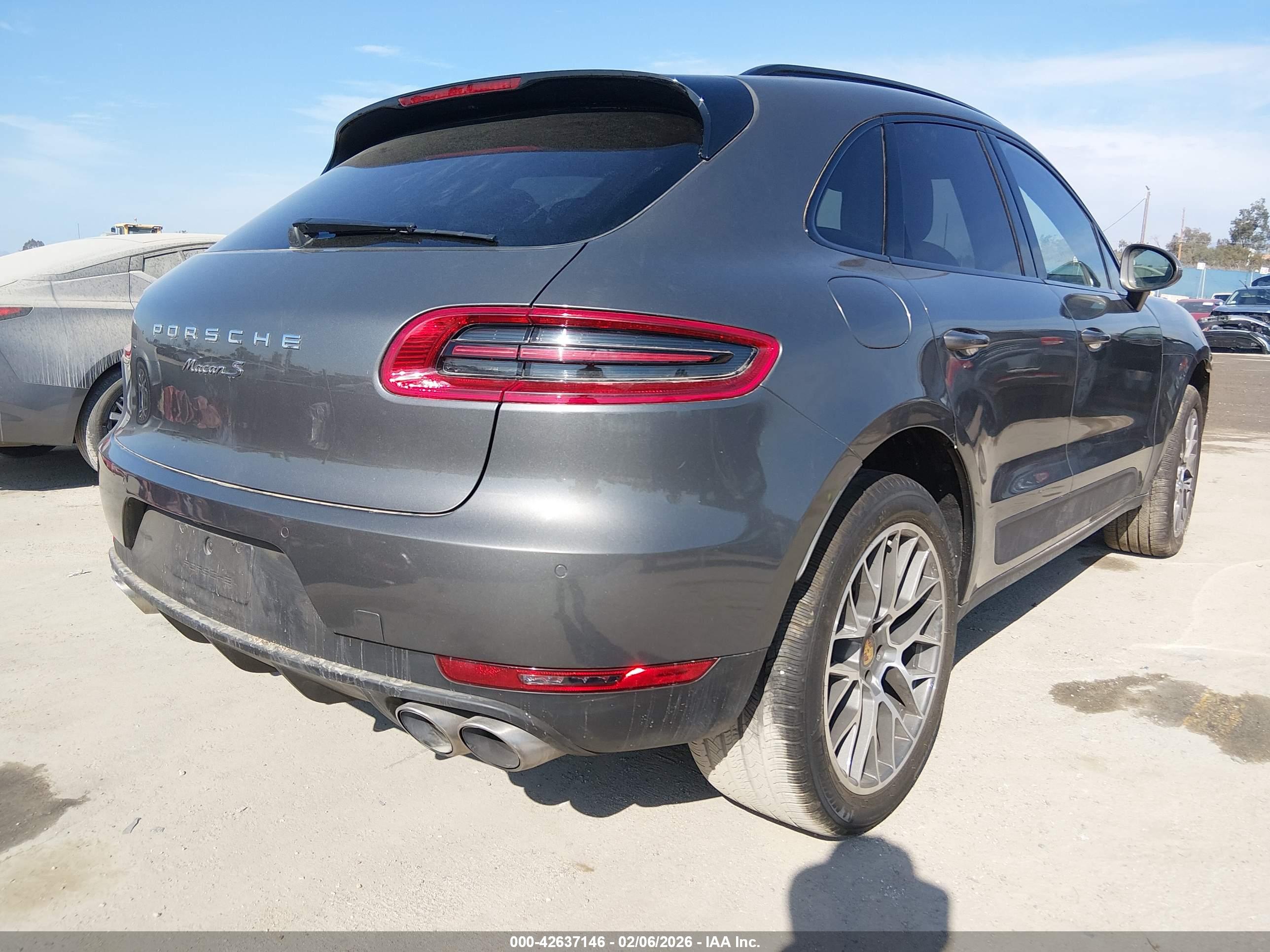 PORSCHE MACAN image 4