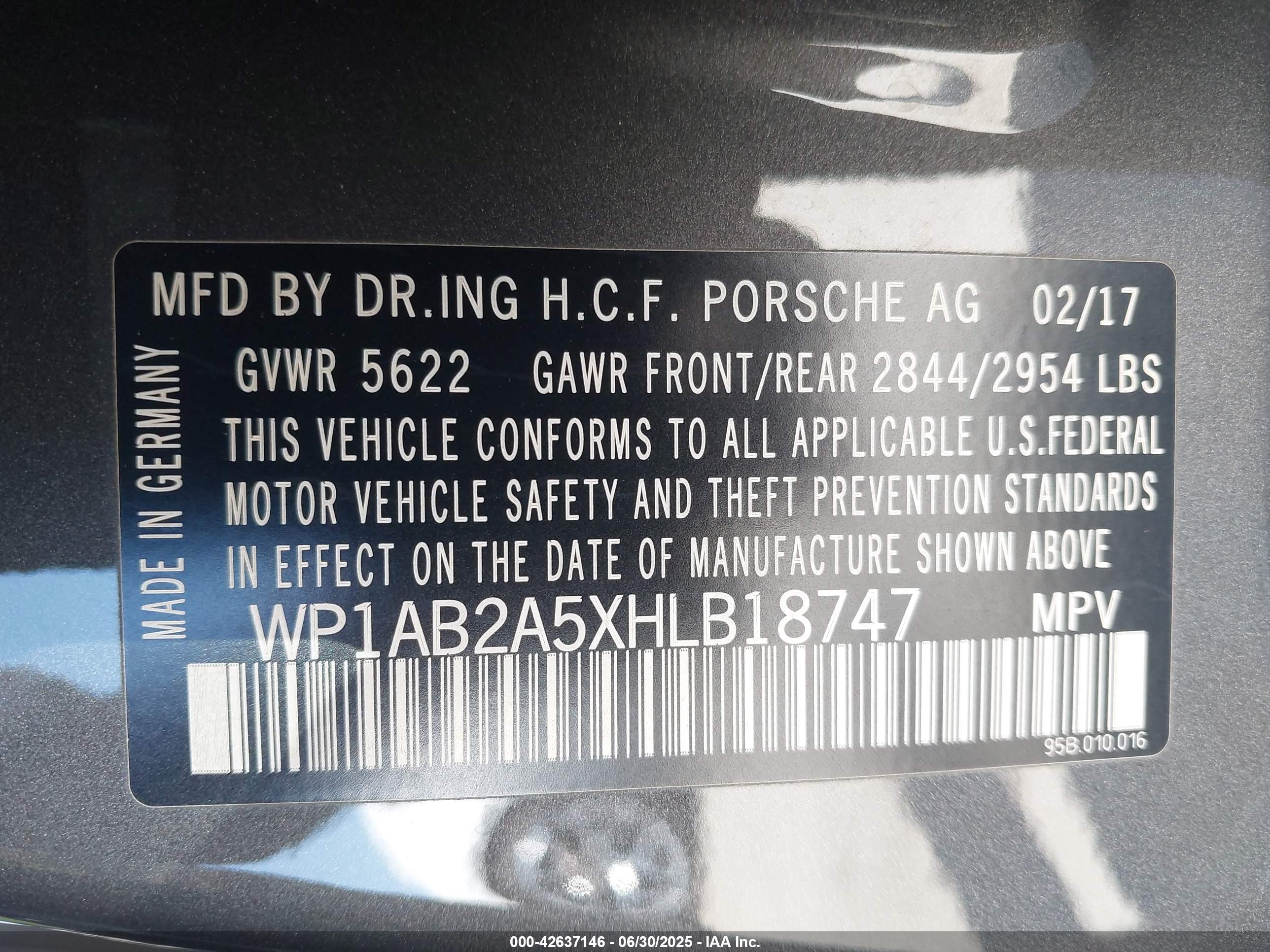 PORSCHE MACAN image 9