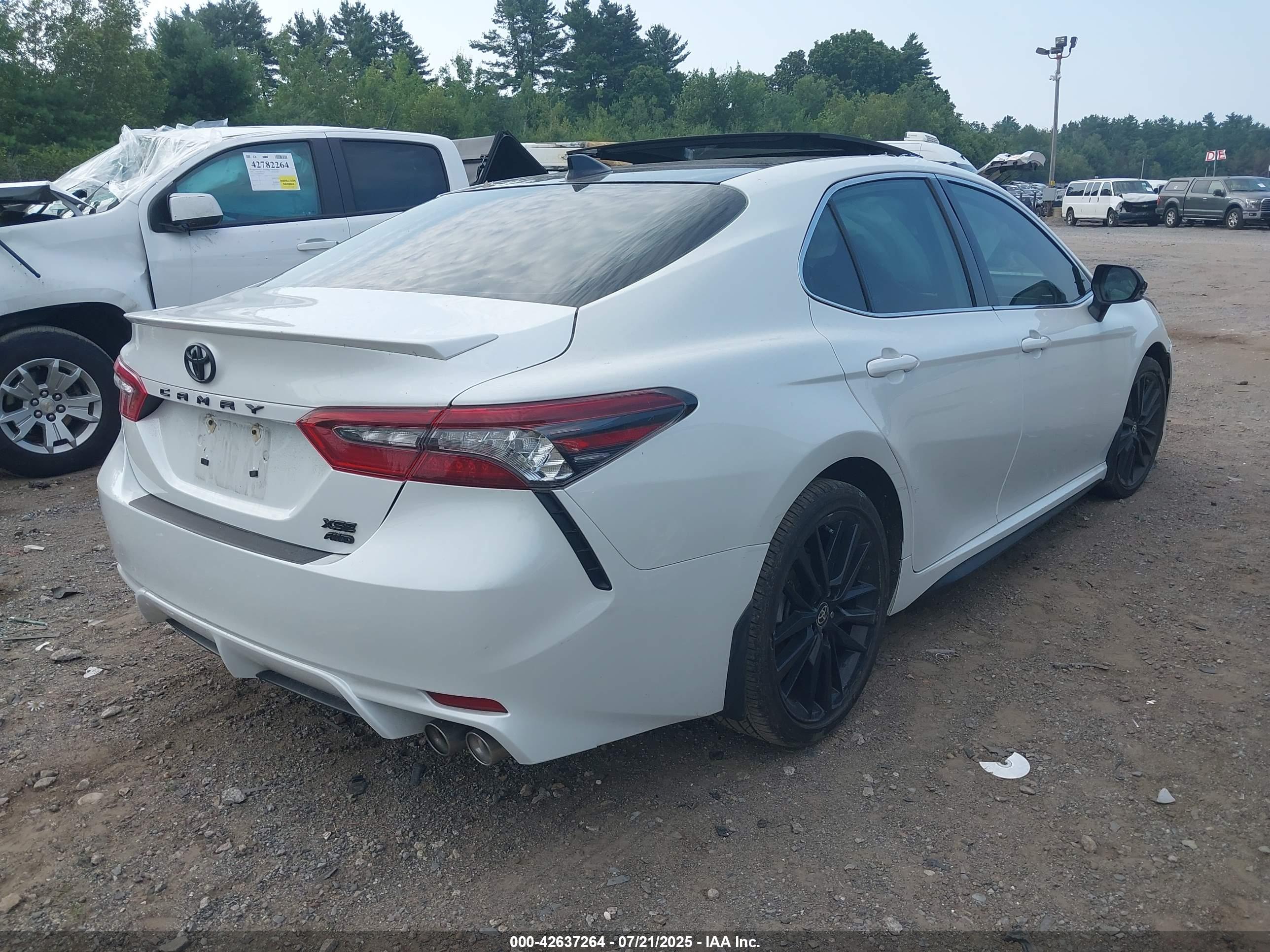 TOYOTA CAMRY image 4