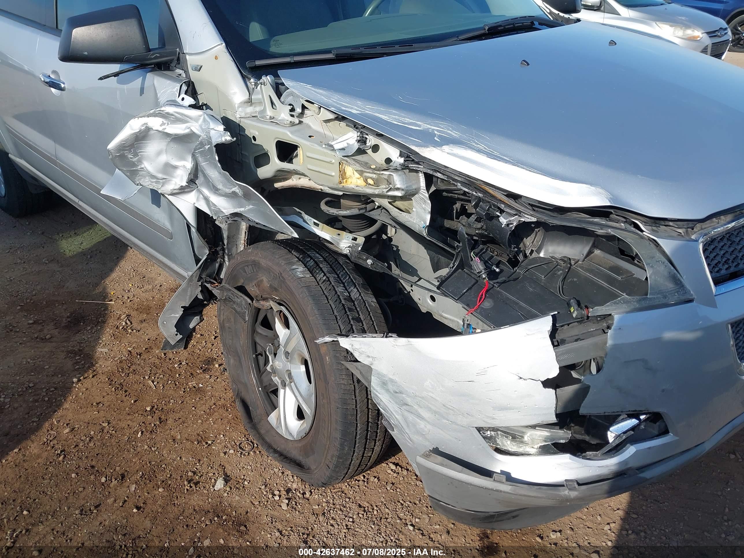 CHEVROLET TRAVERSE image 6