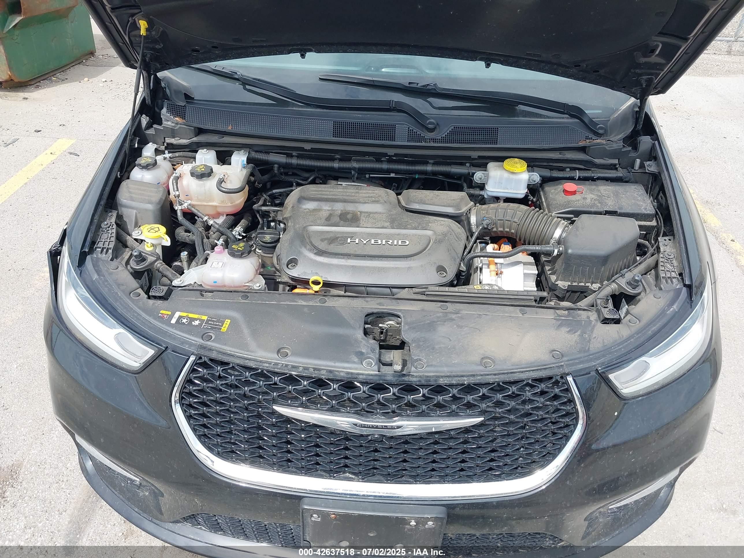 CHRYSLER PACIFICA image 10