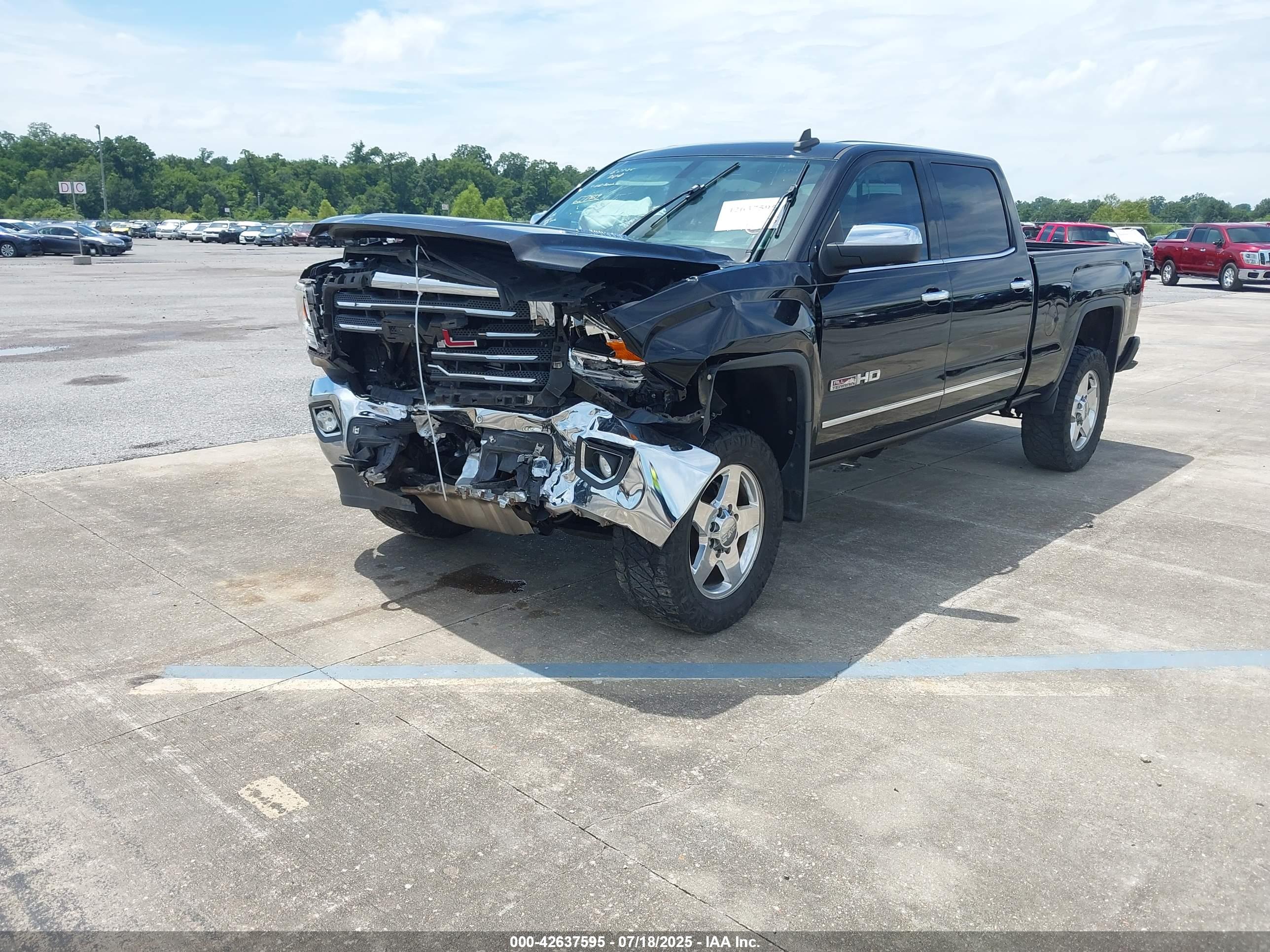 GMC SIERRA image 2