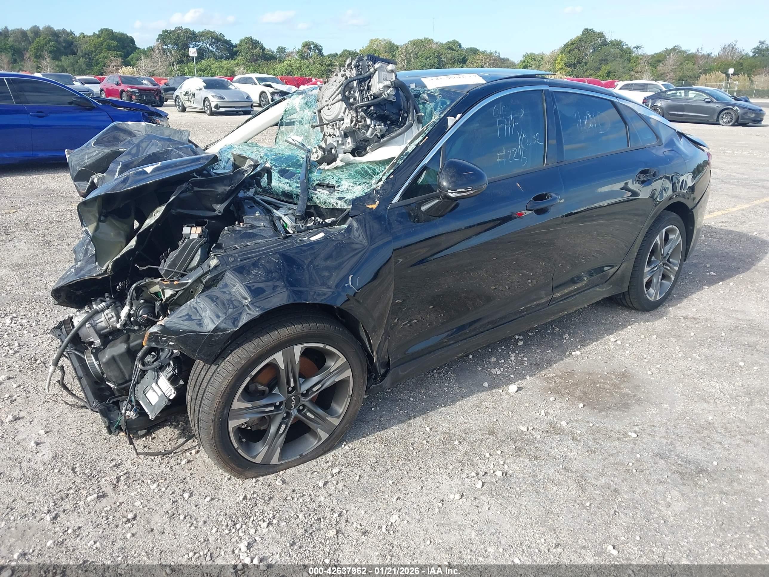 KIA K5 image 2