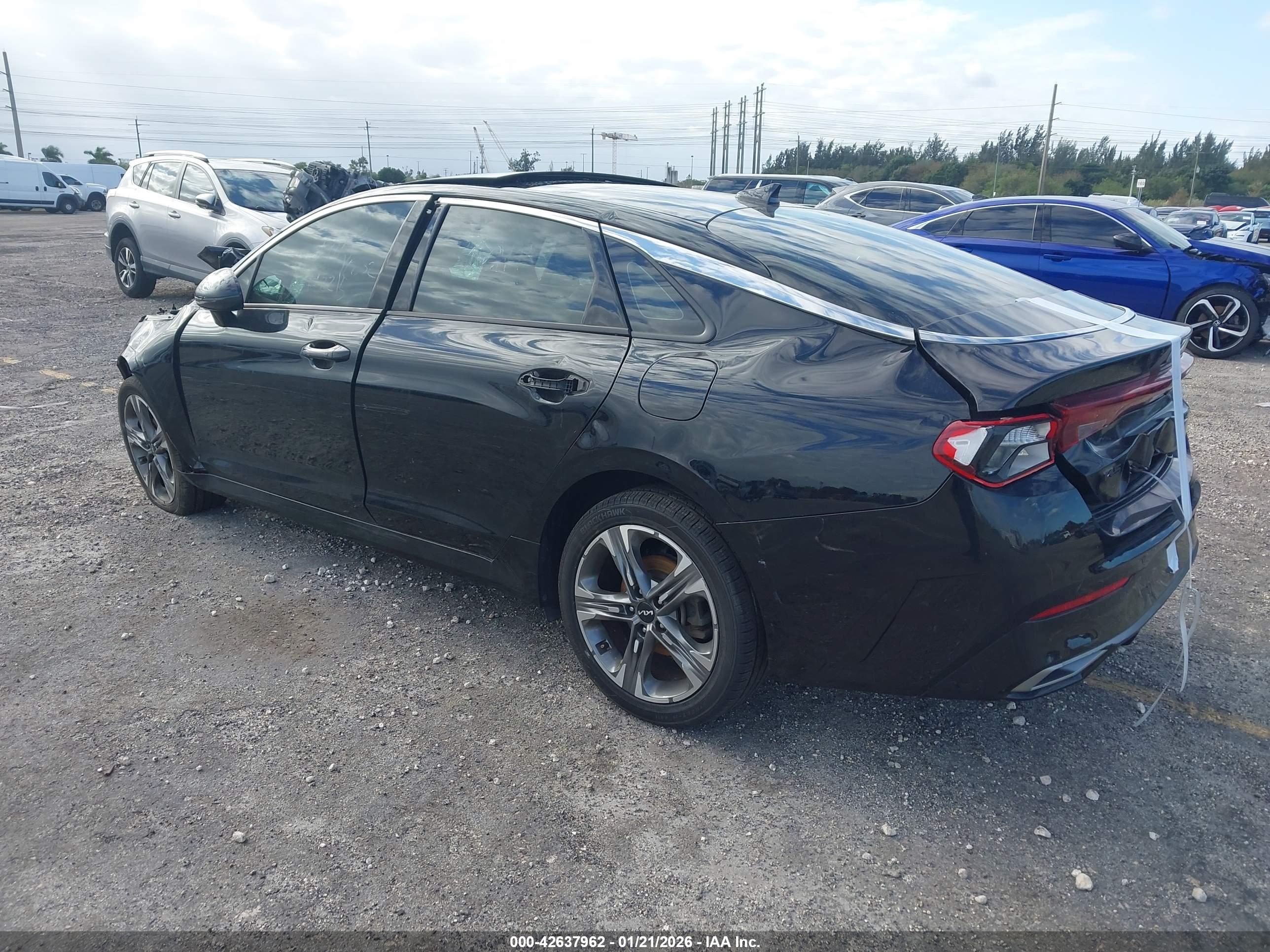 KIA K5 image 3