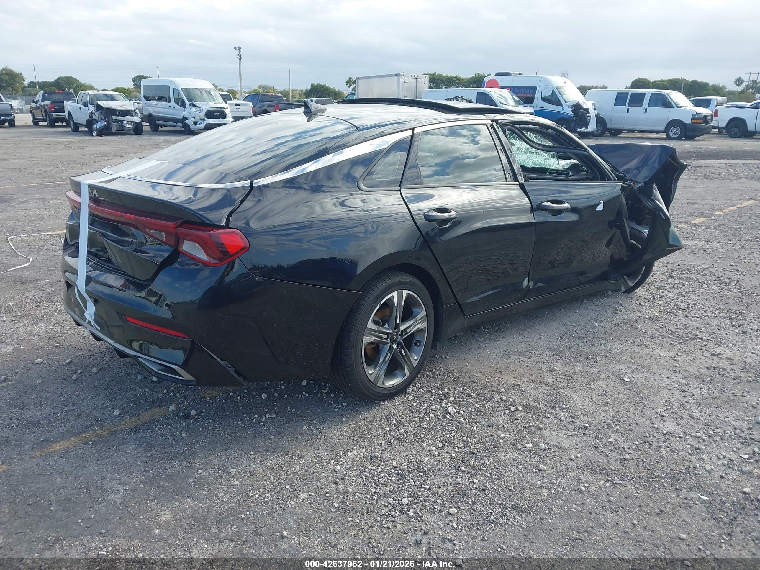 KIA K5 image 4