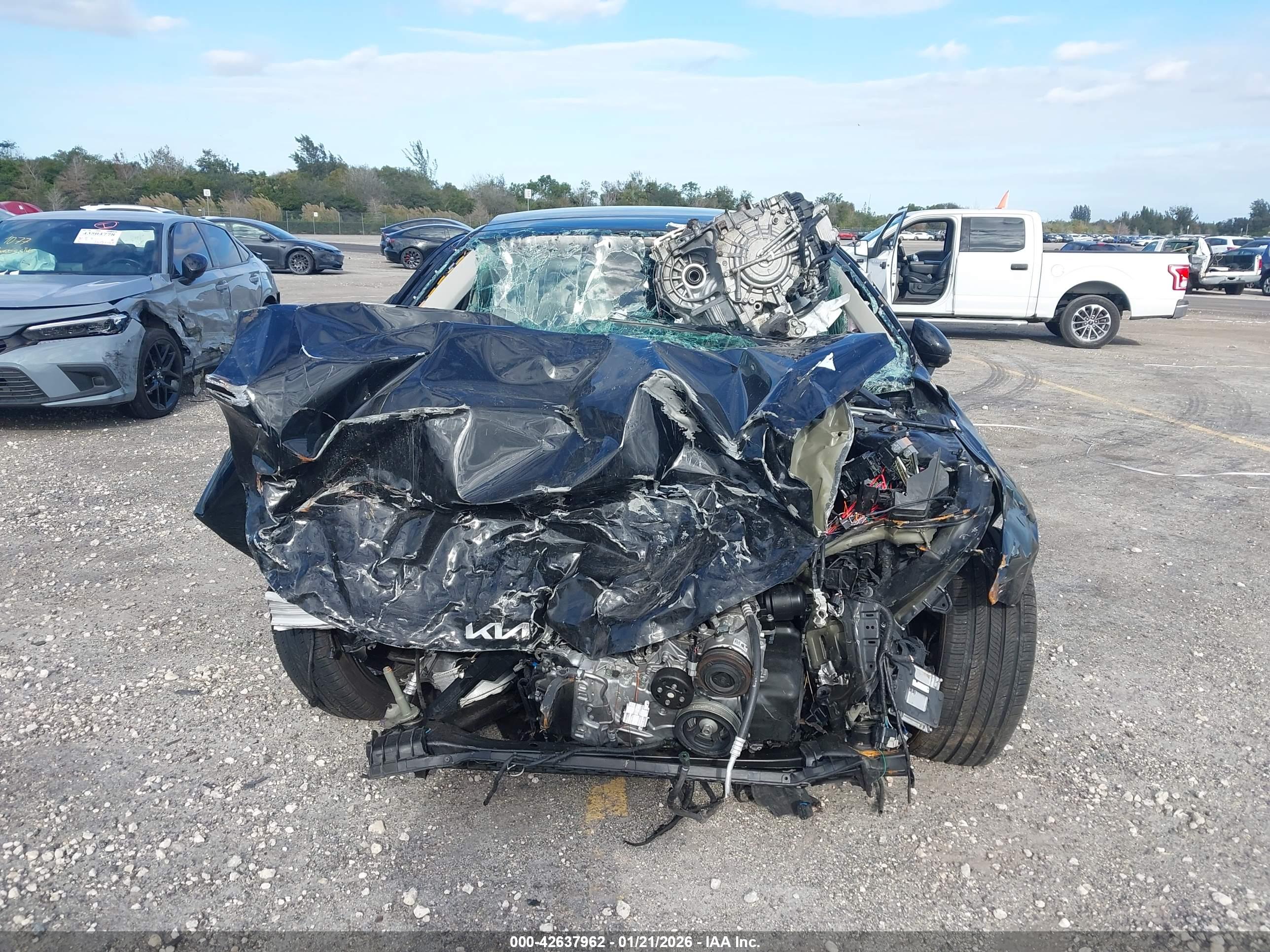 KIA K5 image 6