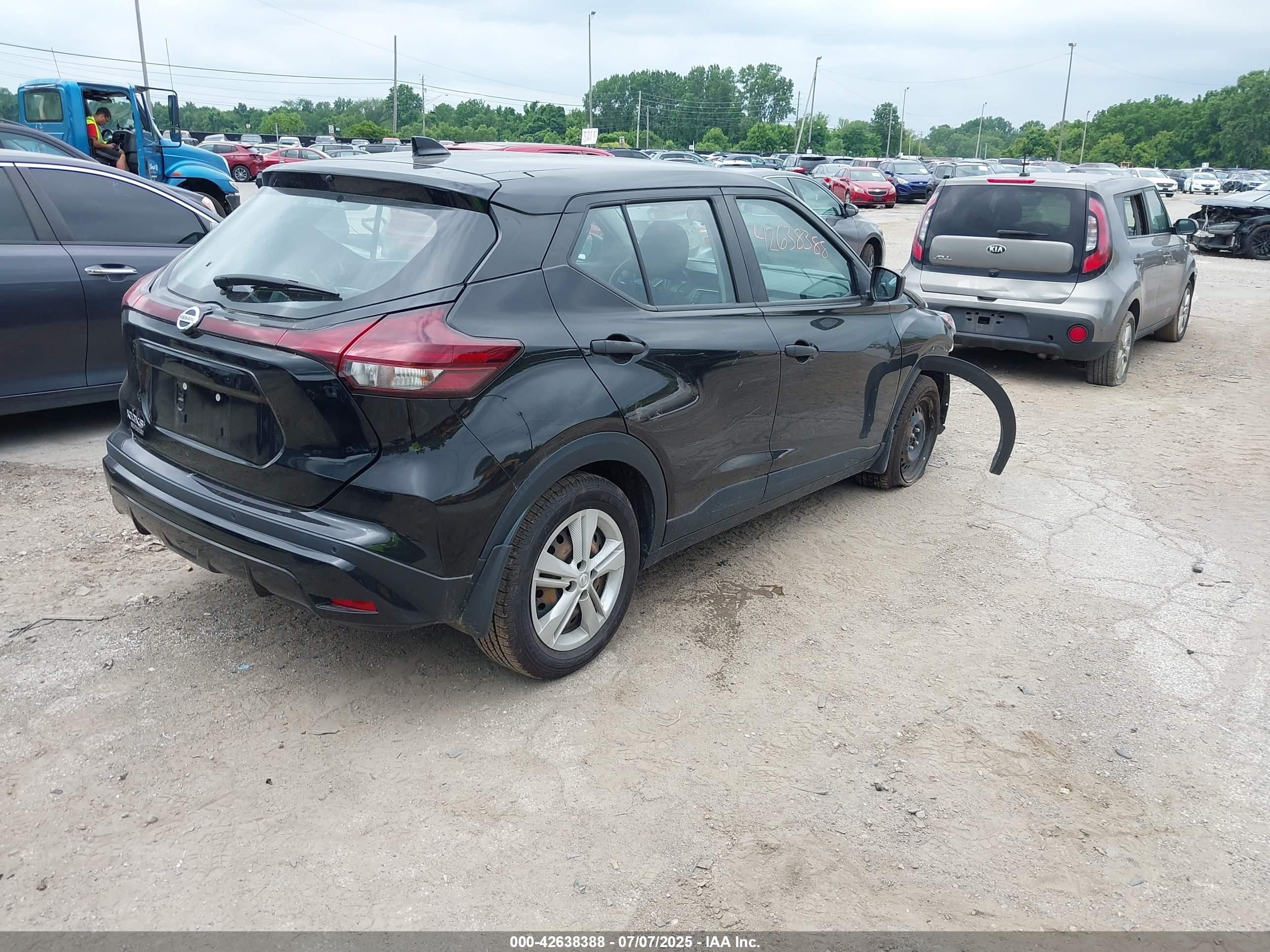 NISSAN KICKS image 4