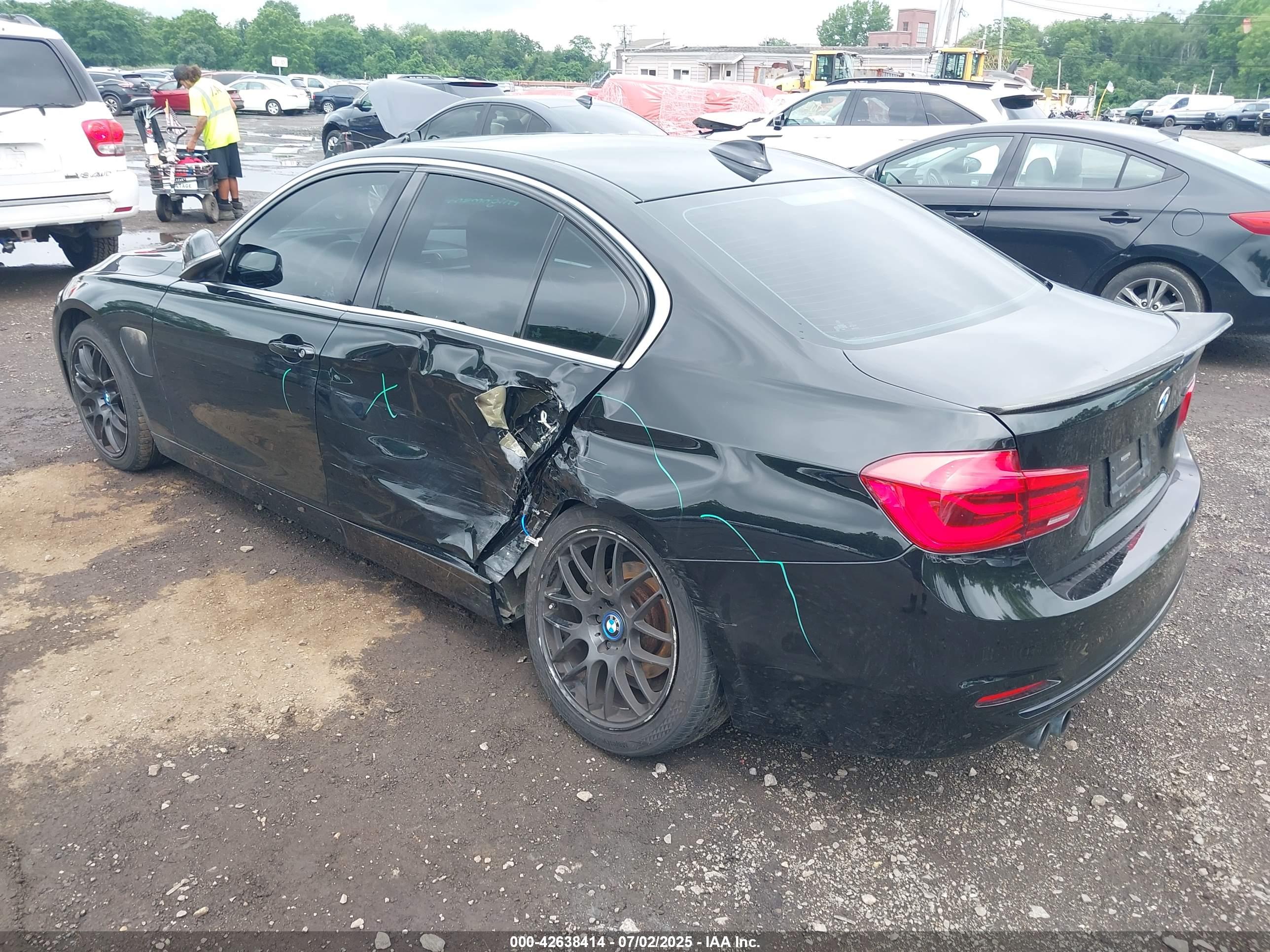 BMW 330E image 6