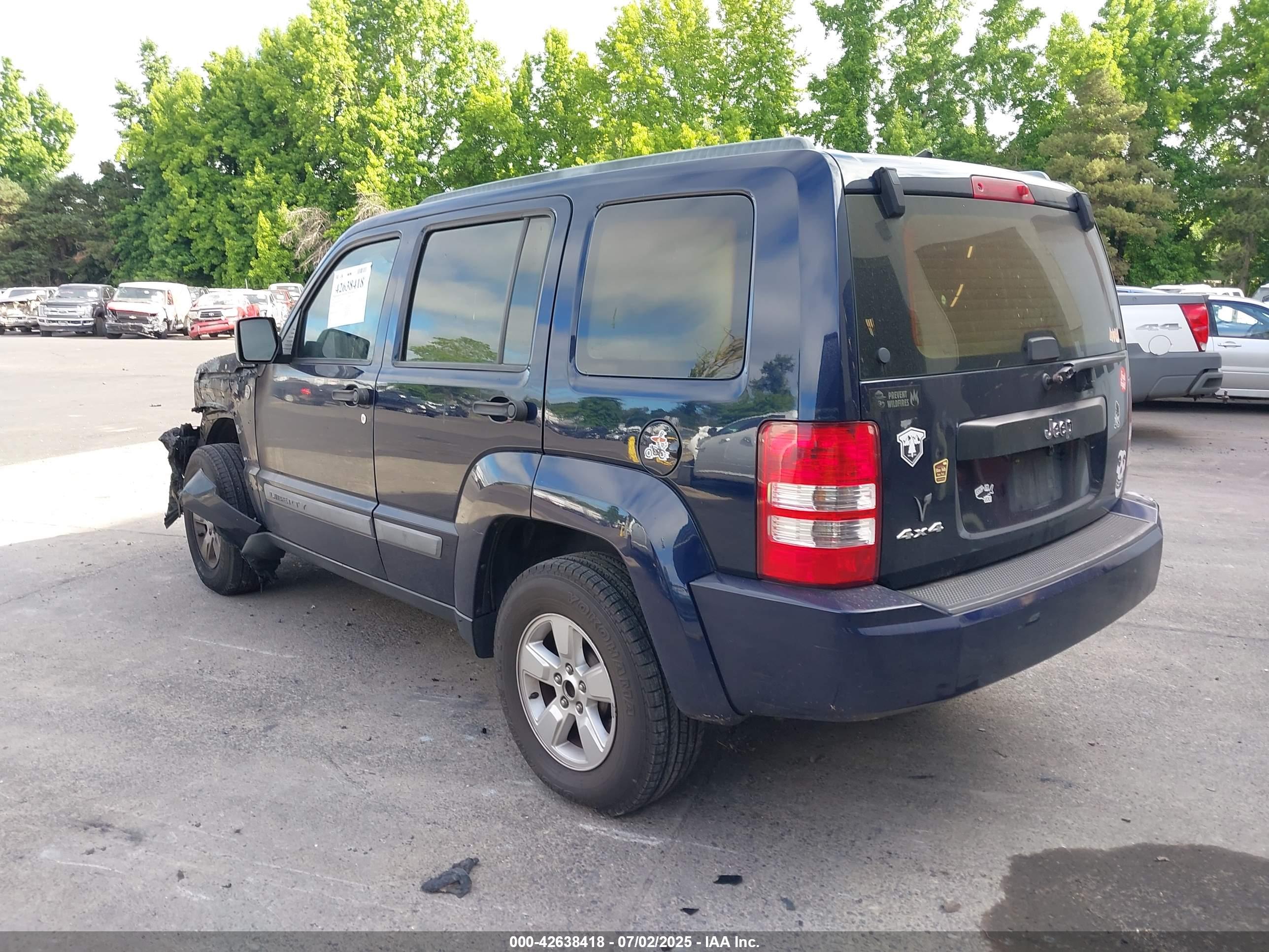 JEEP LIBERTY image 3