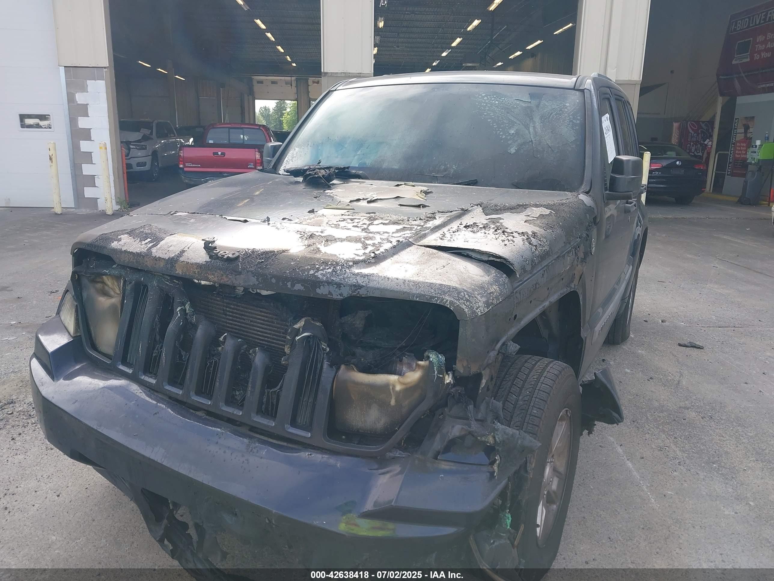 JEEP LIBERTY image 6