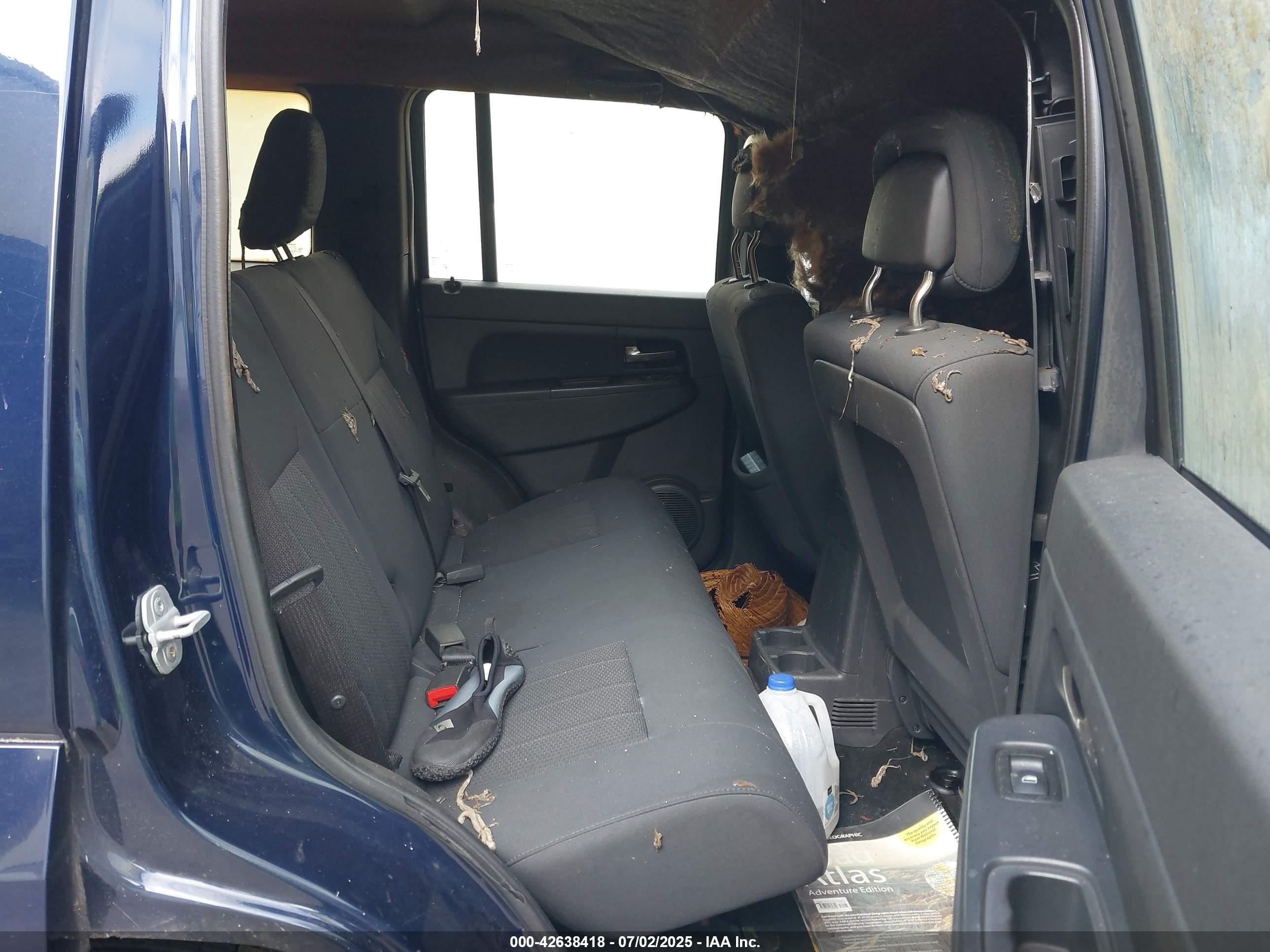 JEEP LIBERTY image 8