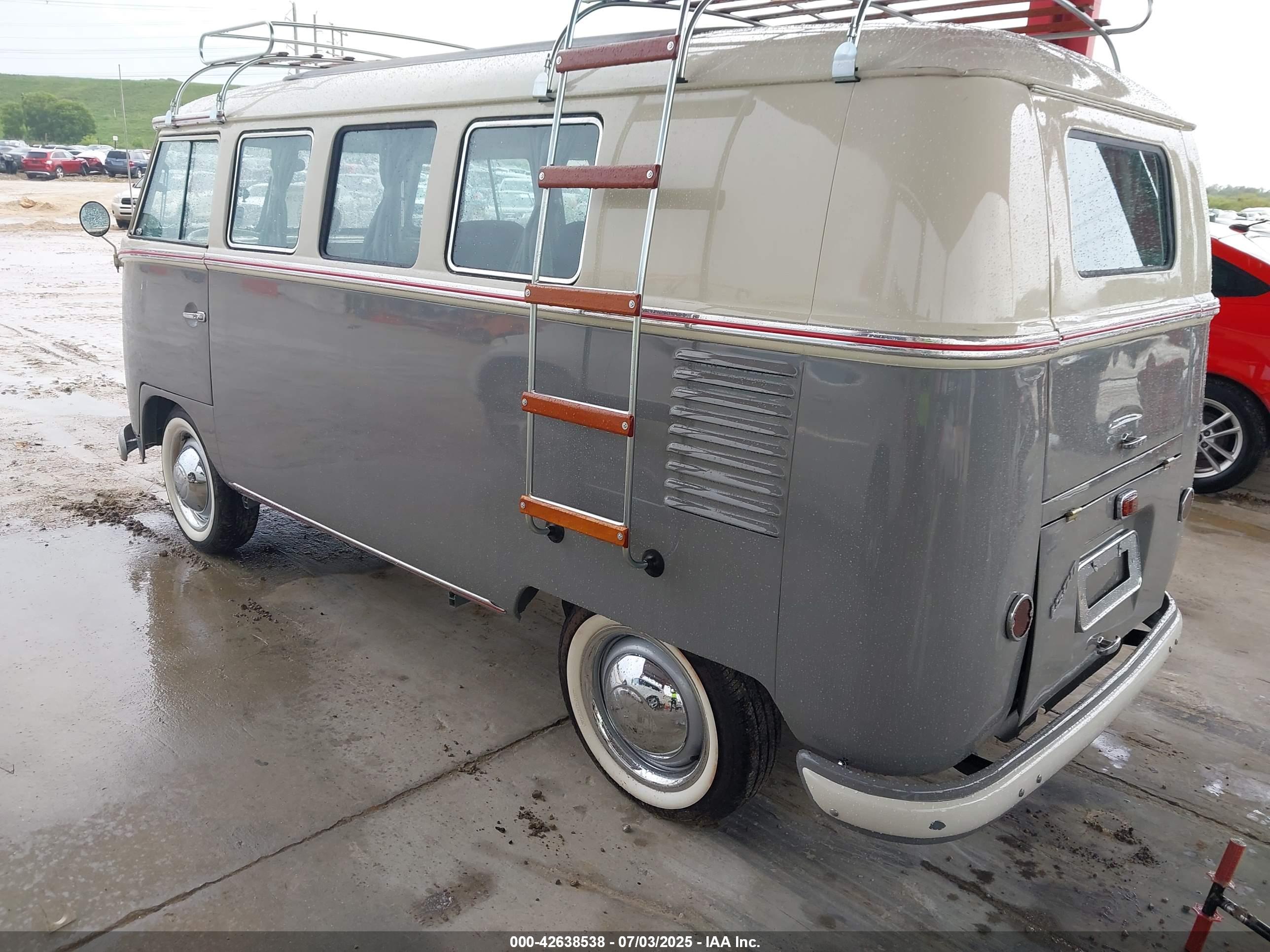 VOLKSWAGEN TRANSPORTER image 3