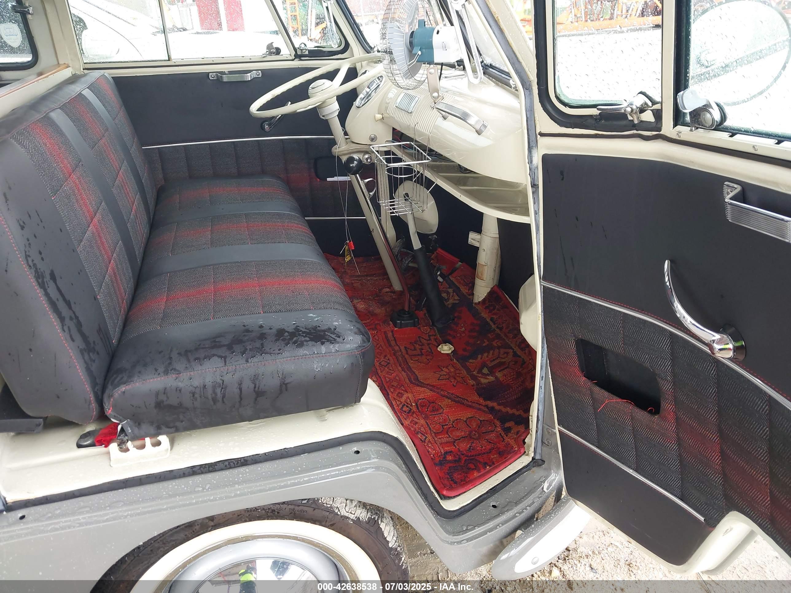 VOLKSWAGEN TRANSPORTER image 5