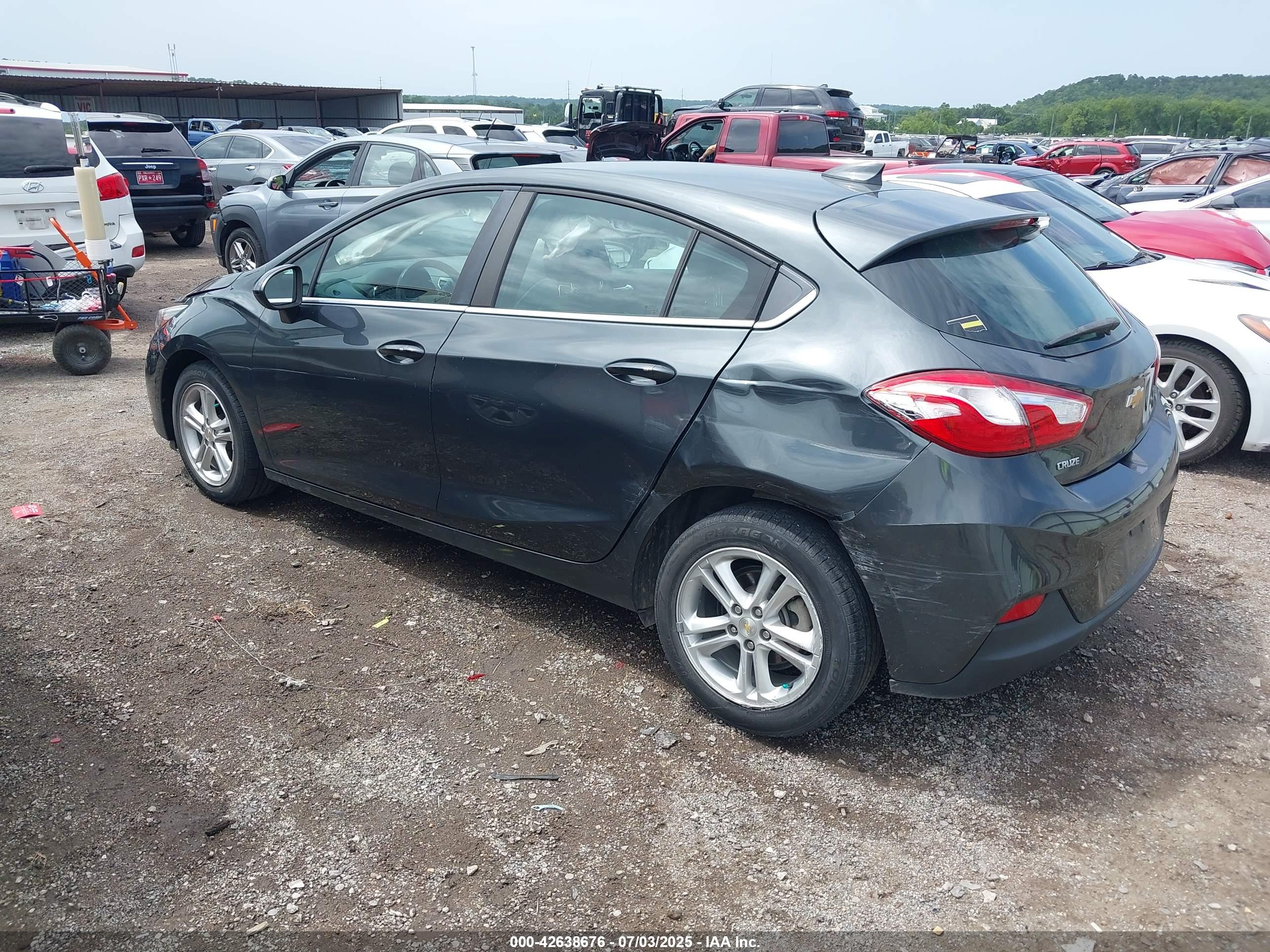 CHEVROLET CRUZE image 3