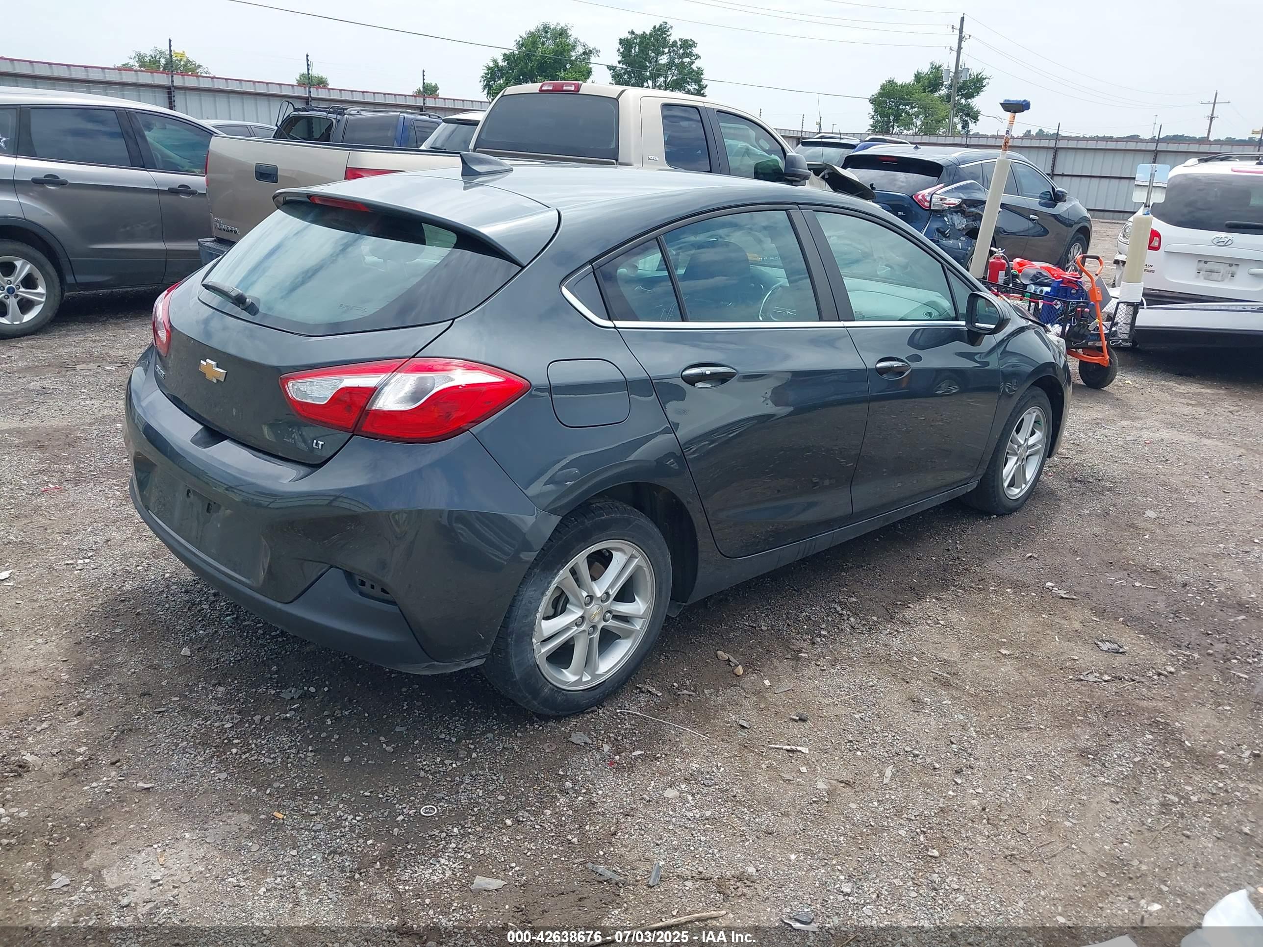 CHEVROLET CRUZE image 4