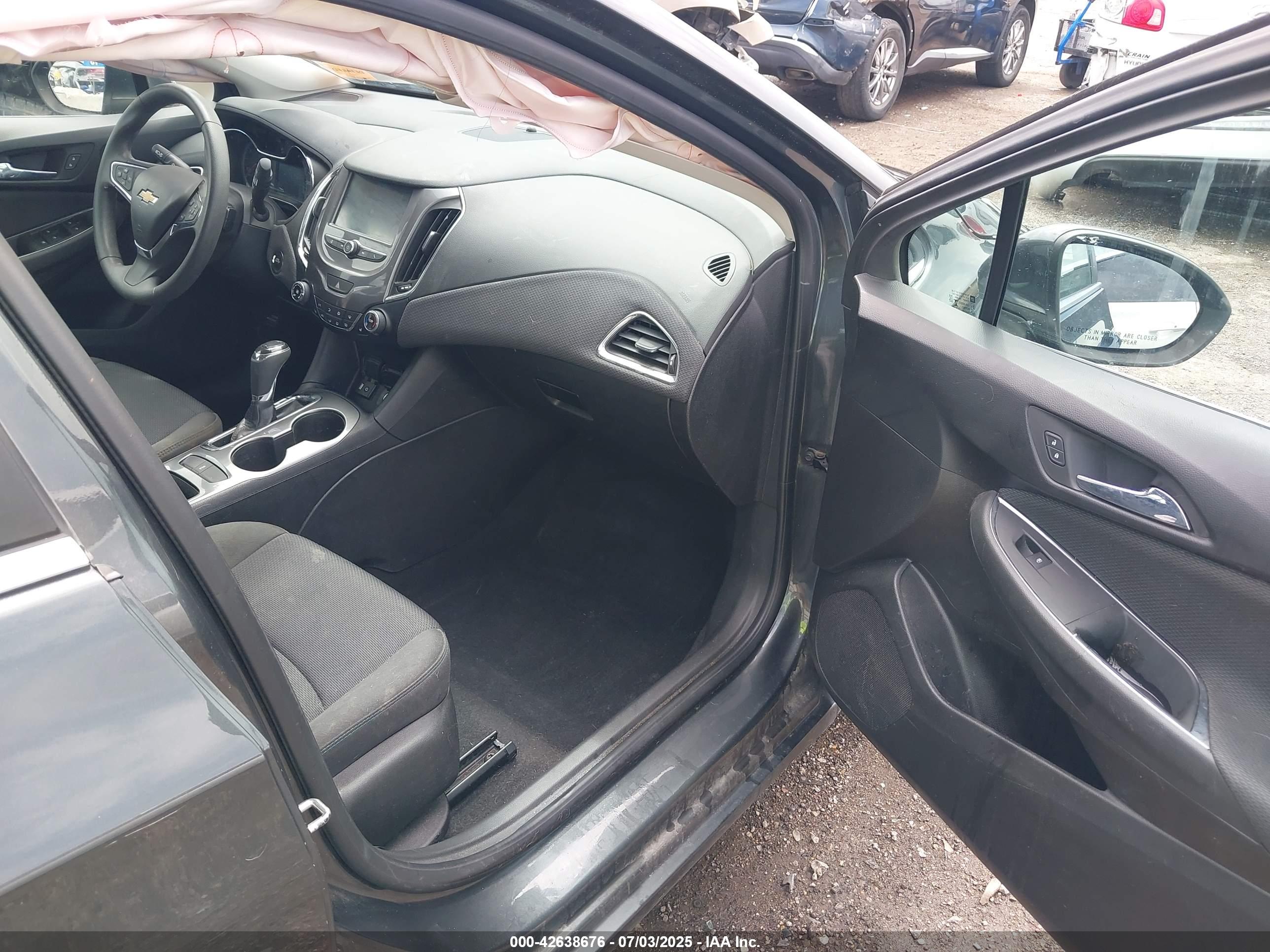 CHEVROLET CRUZE image 5