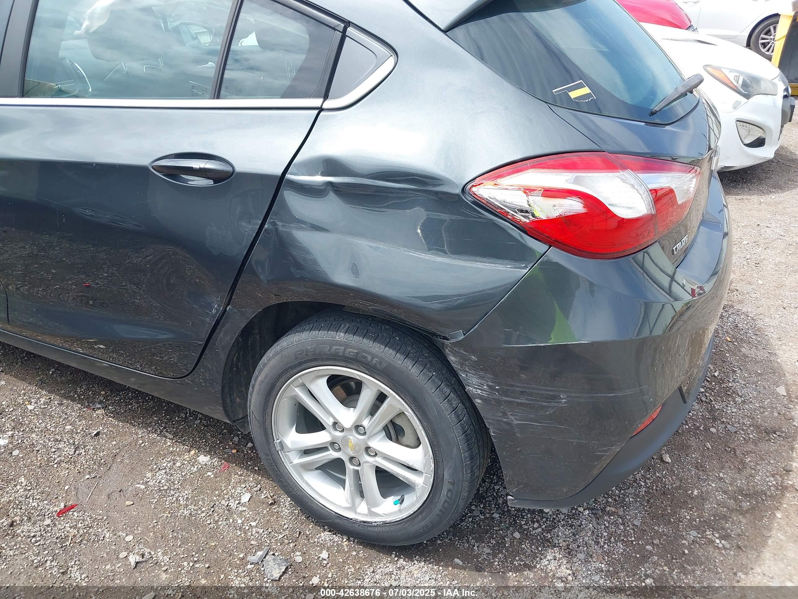 CHEVROLET CRUZE image 6