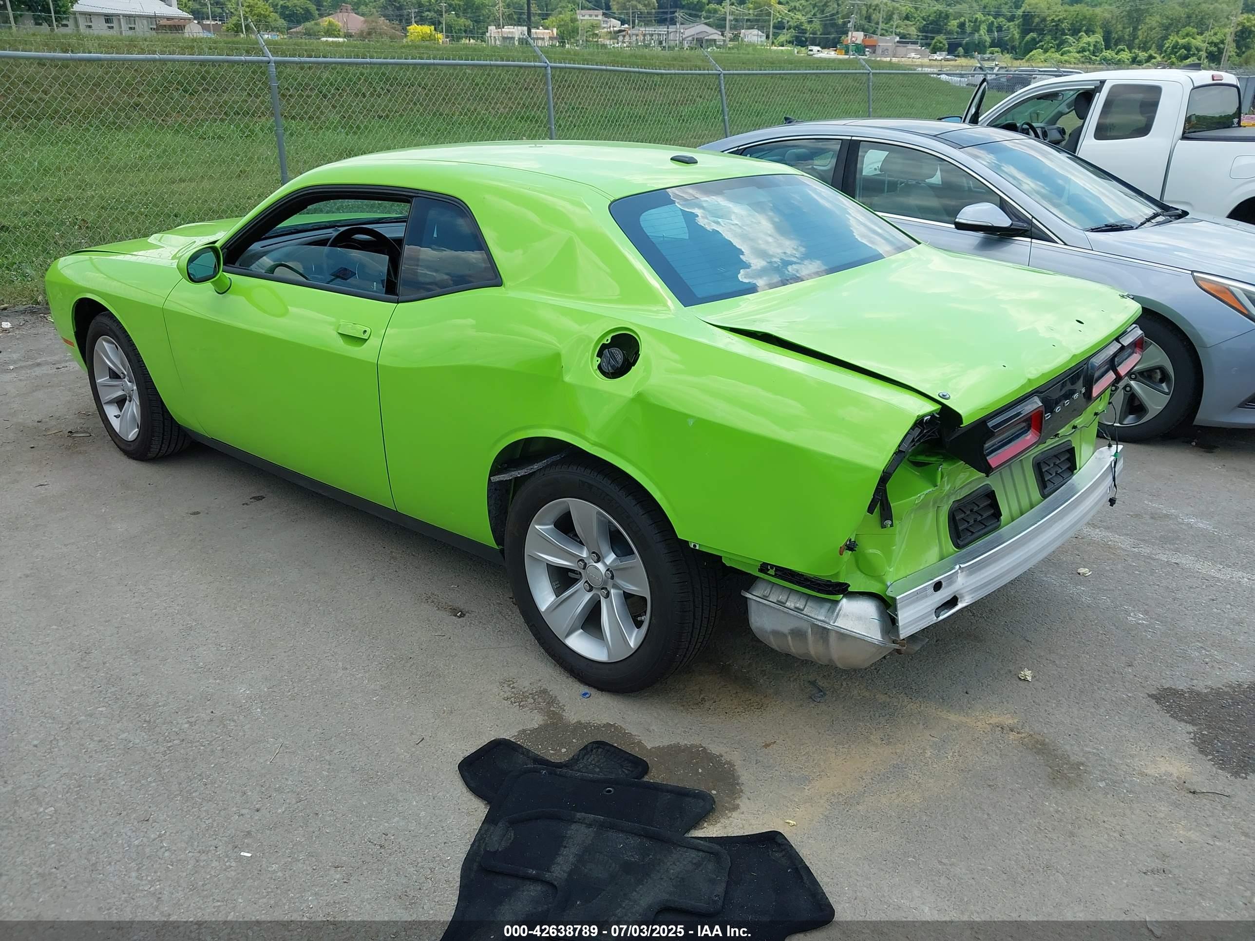 DODGE CHALLENGER image 3