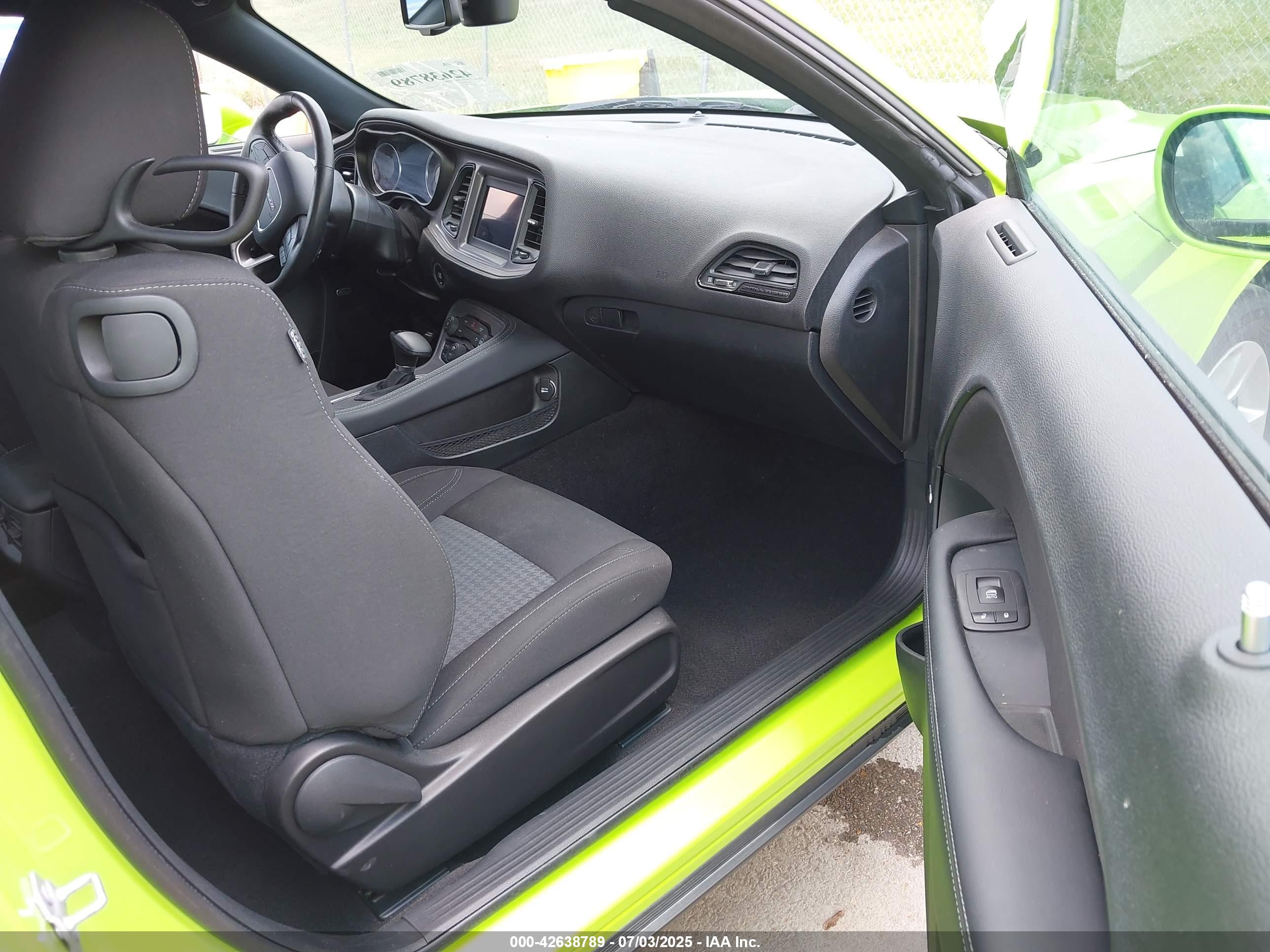 DODGE CHALLENGER image 5