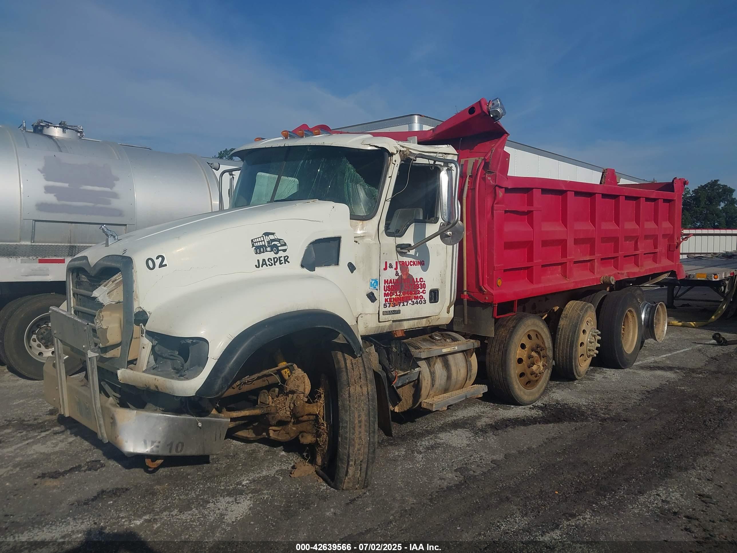MACK 700 image 2