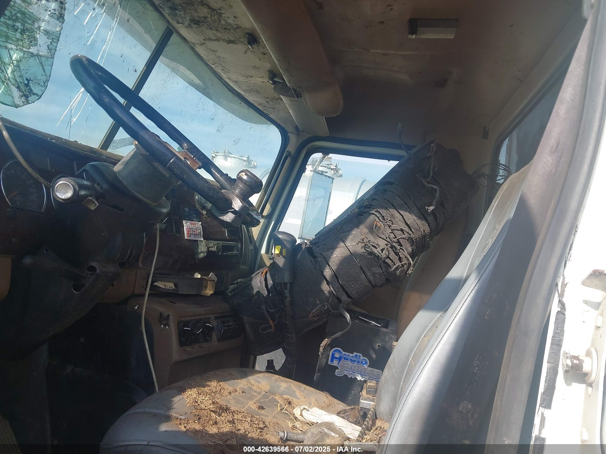 MACK 700 image 8