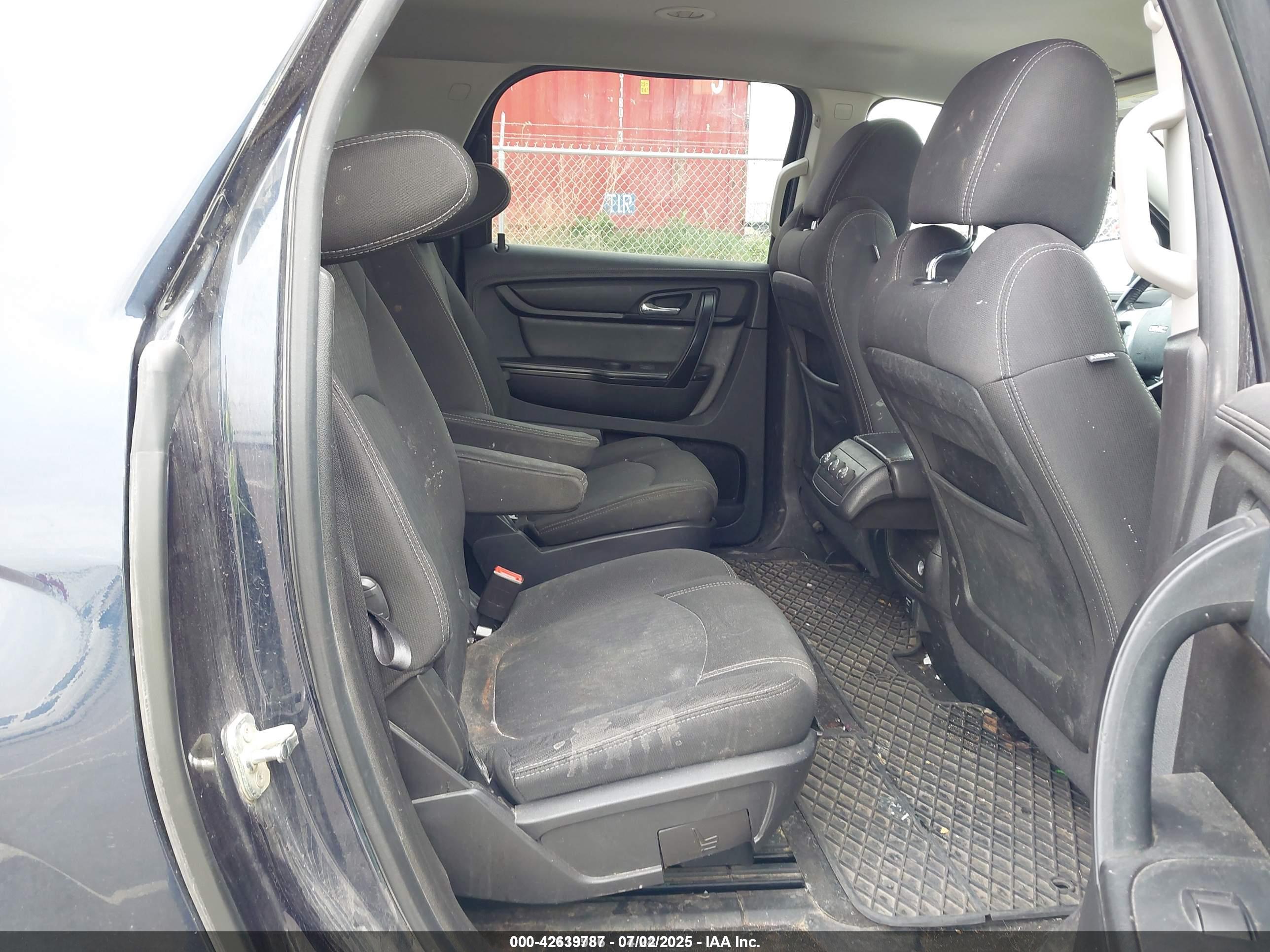 GMC ACADIA image 8