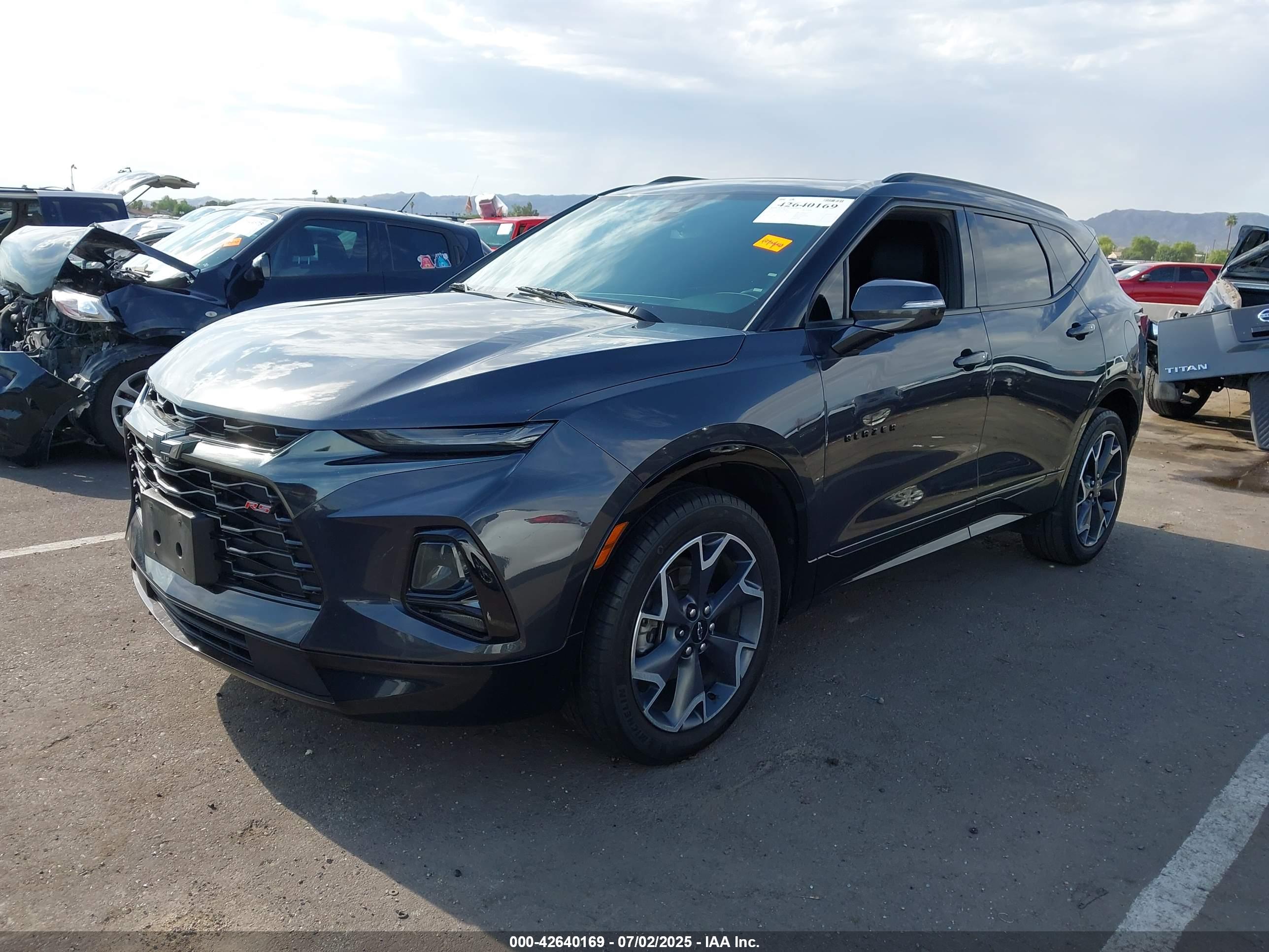 CHEVROLET BLAZER image 2