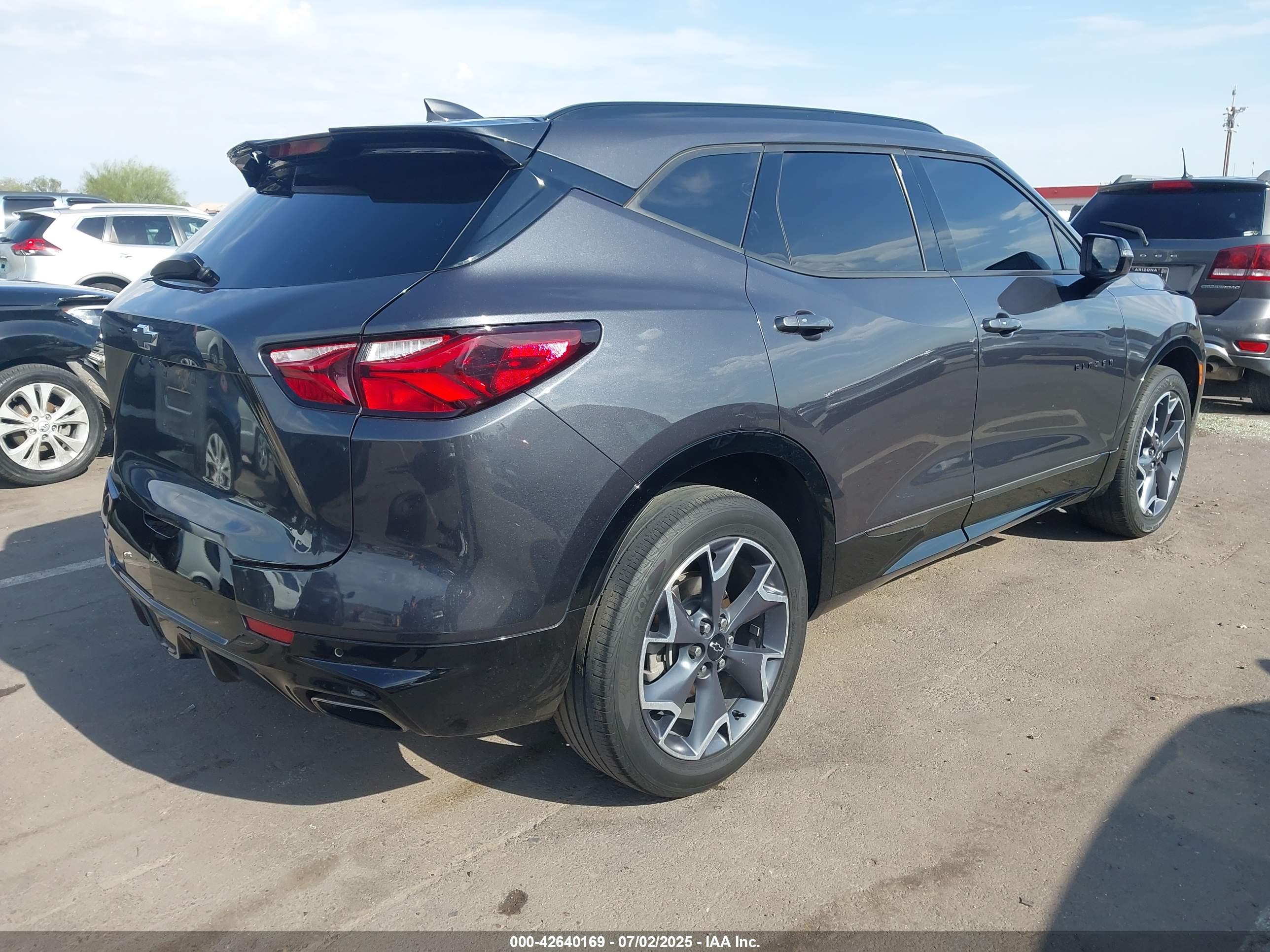 CHEVROLET BLAZER image 4