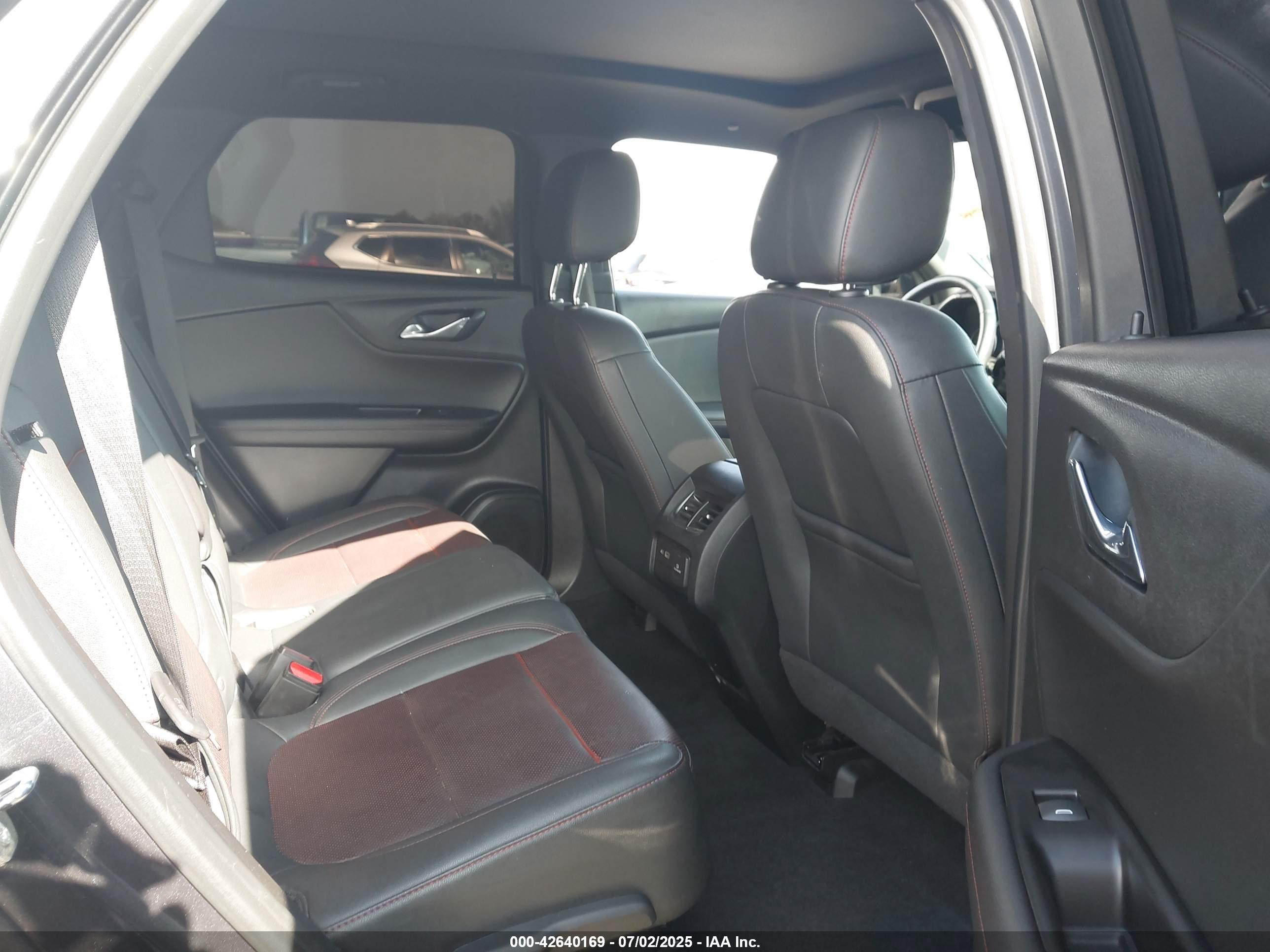 CHEVROLET BLAZER image 8