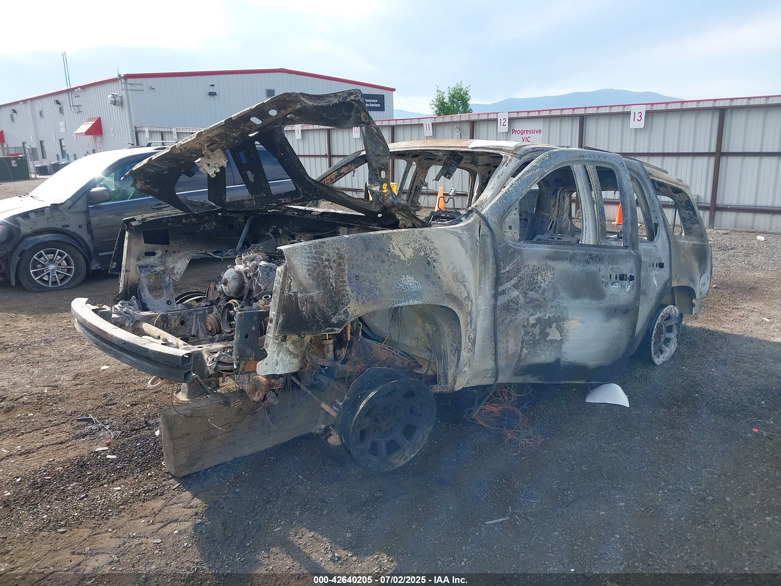 GMC YUKON image 2