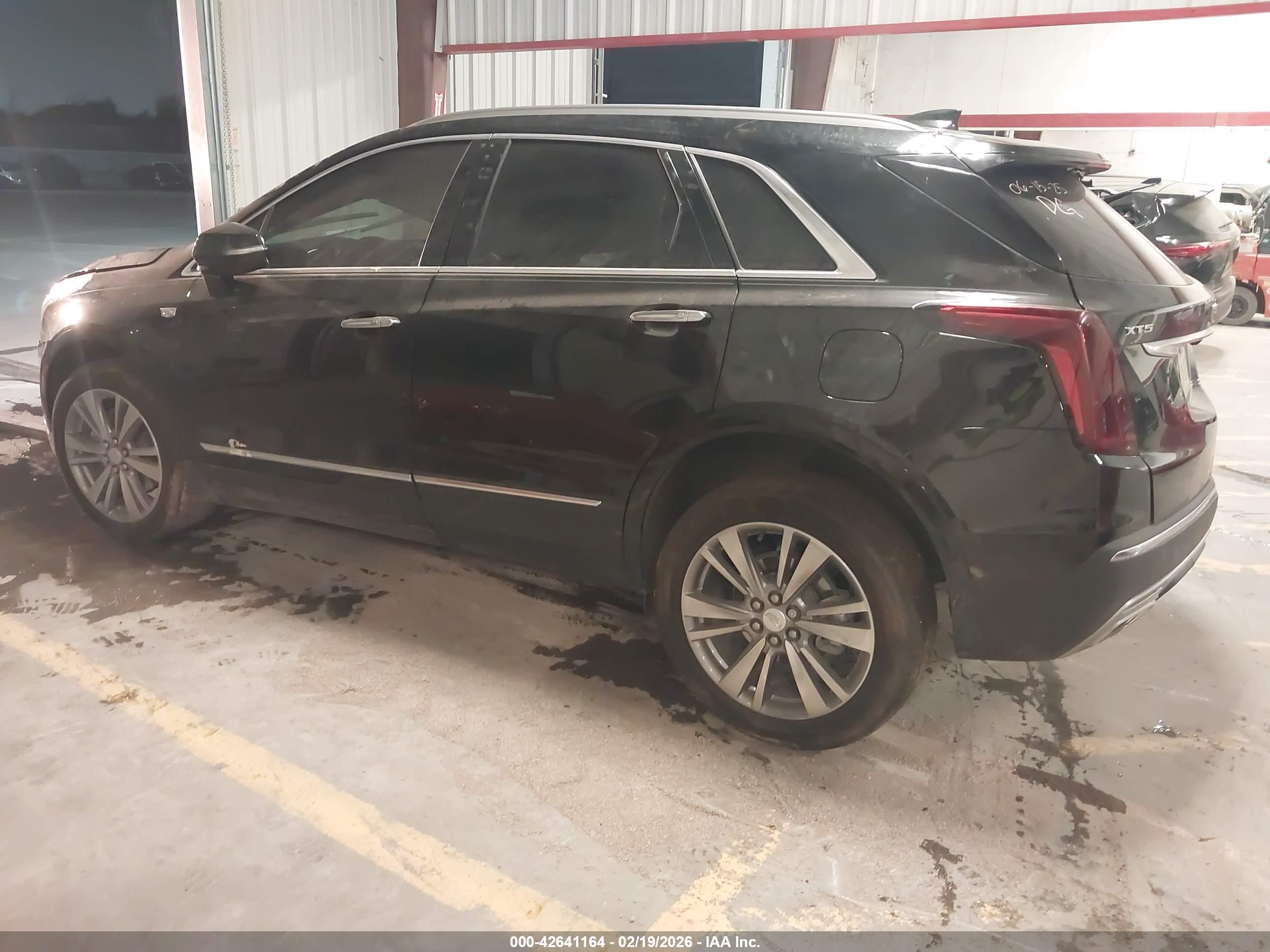 CADILLAC XT5 image 3