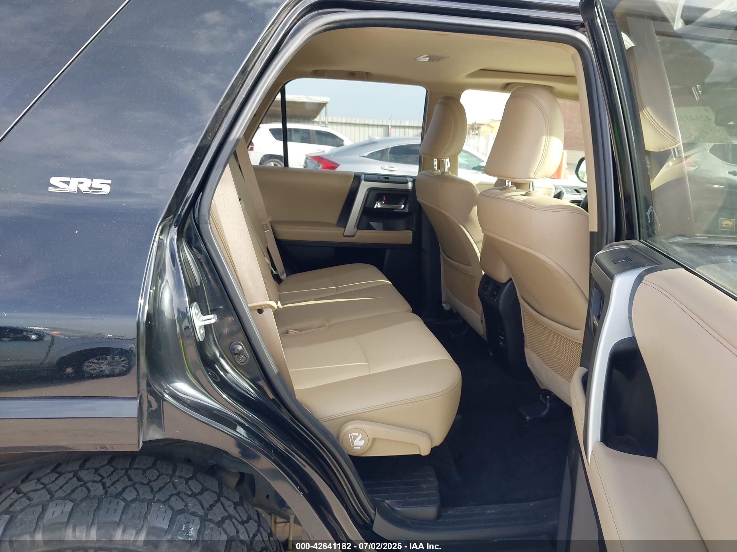 TOYOTA 4RUNNER image 8