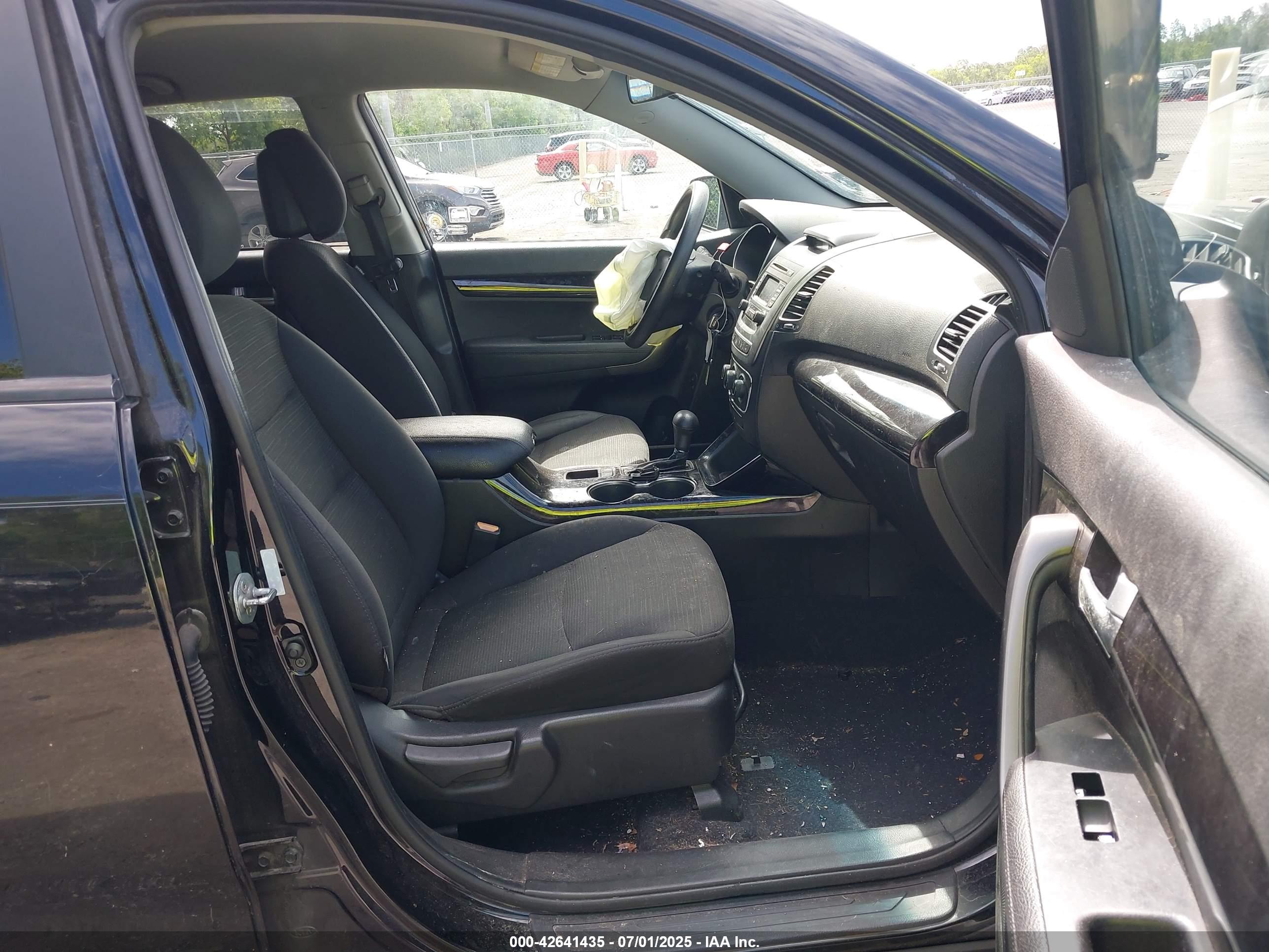 KIA SORENTO image 5