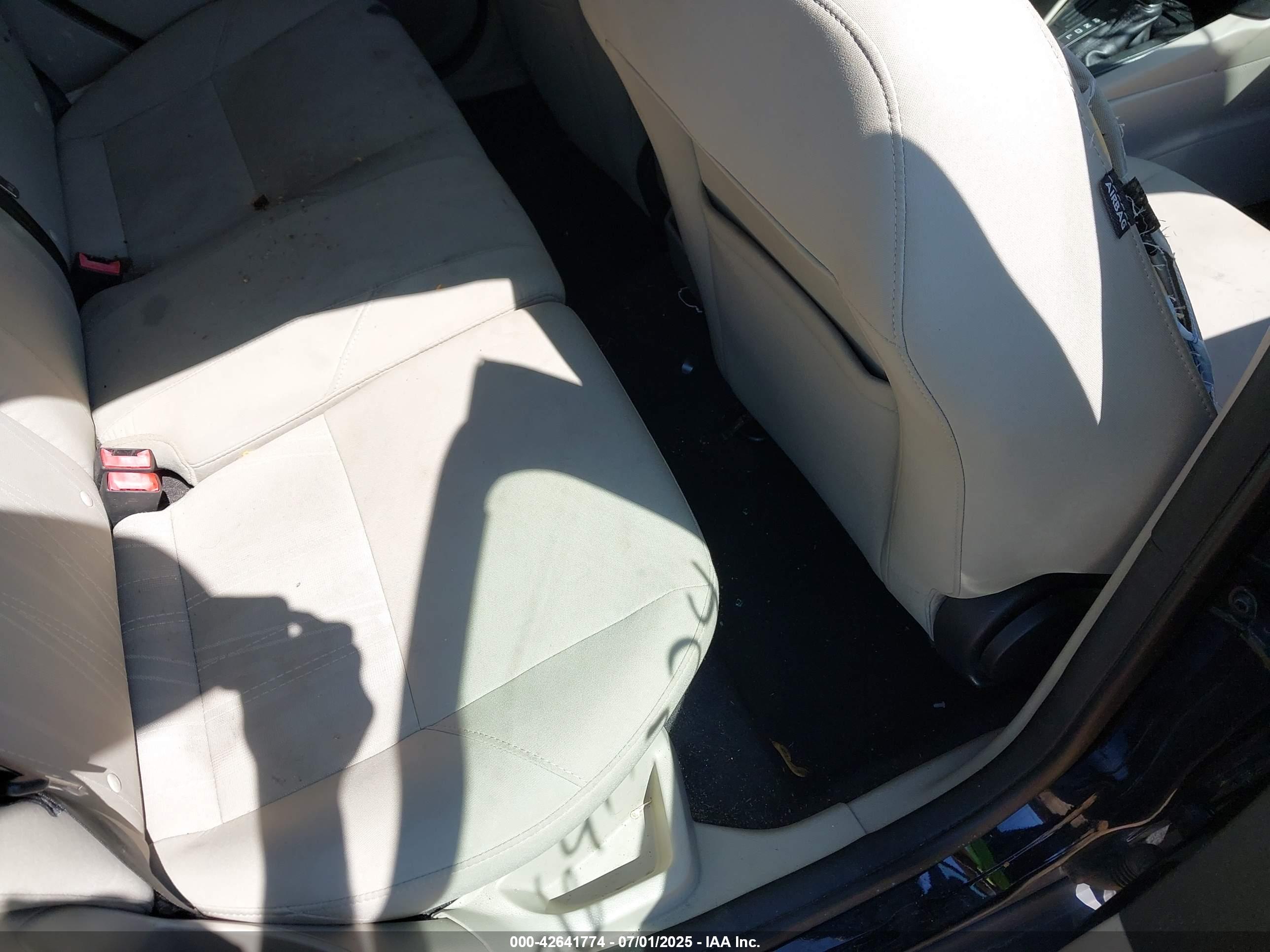 FORD FOCUS image 8