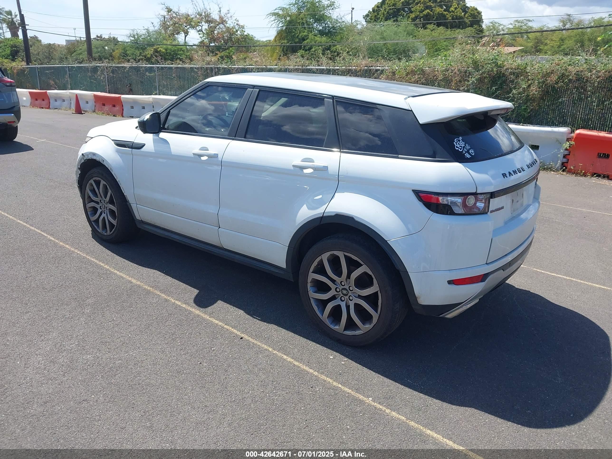 LAND ROVER image 3