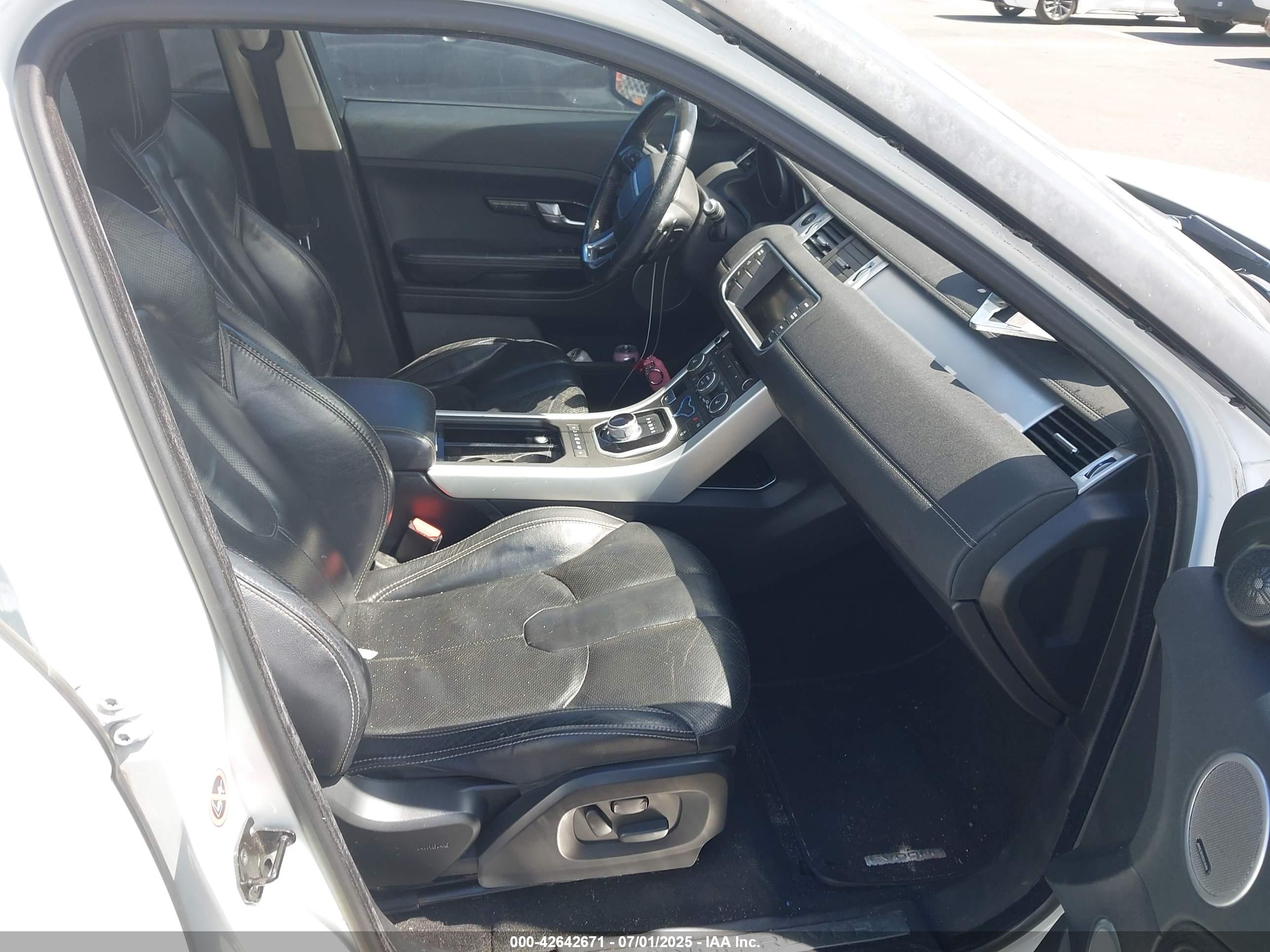 LAND ROVER image 5