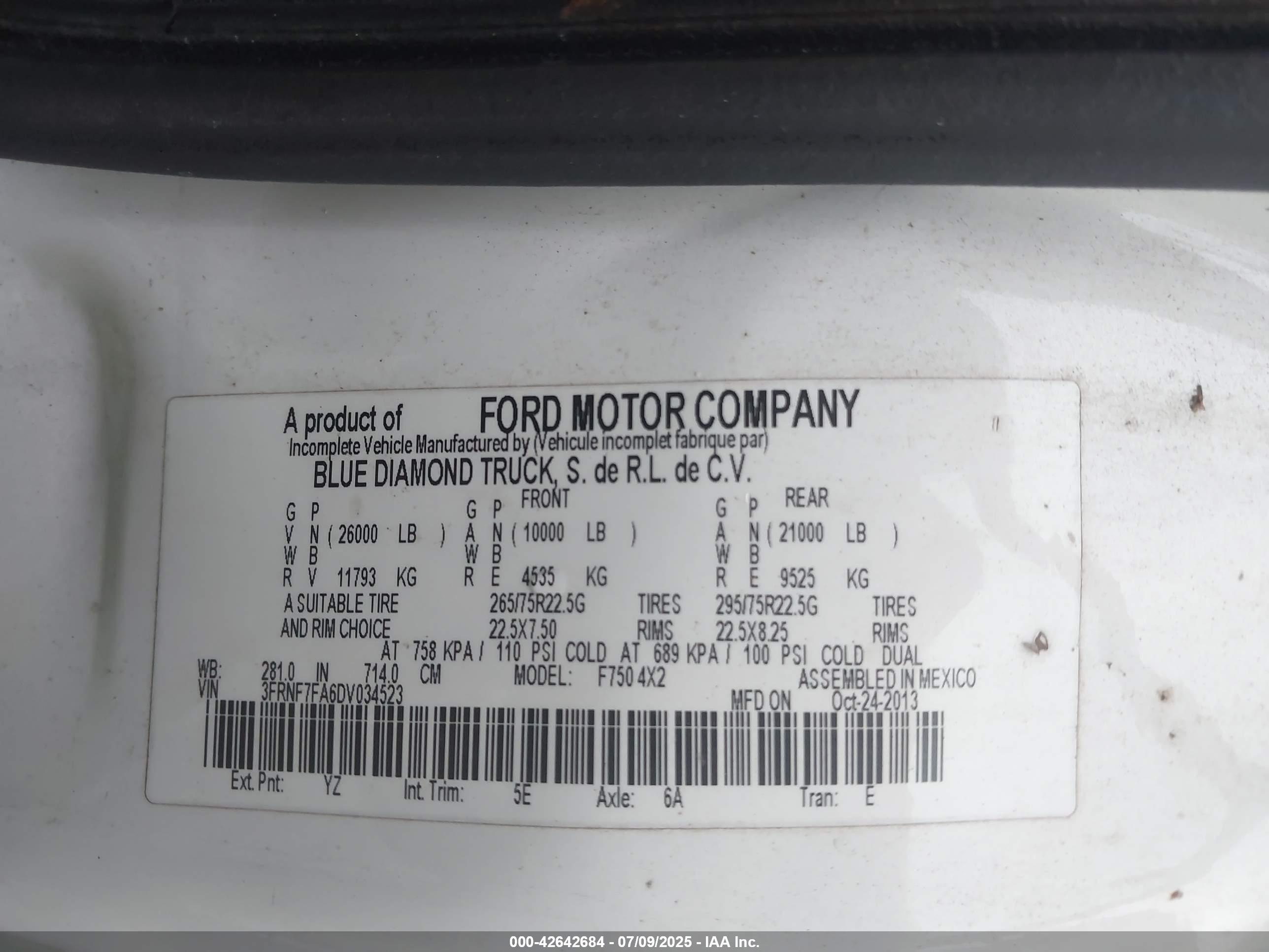 FORD F-750 image 9
