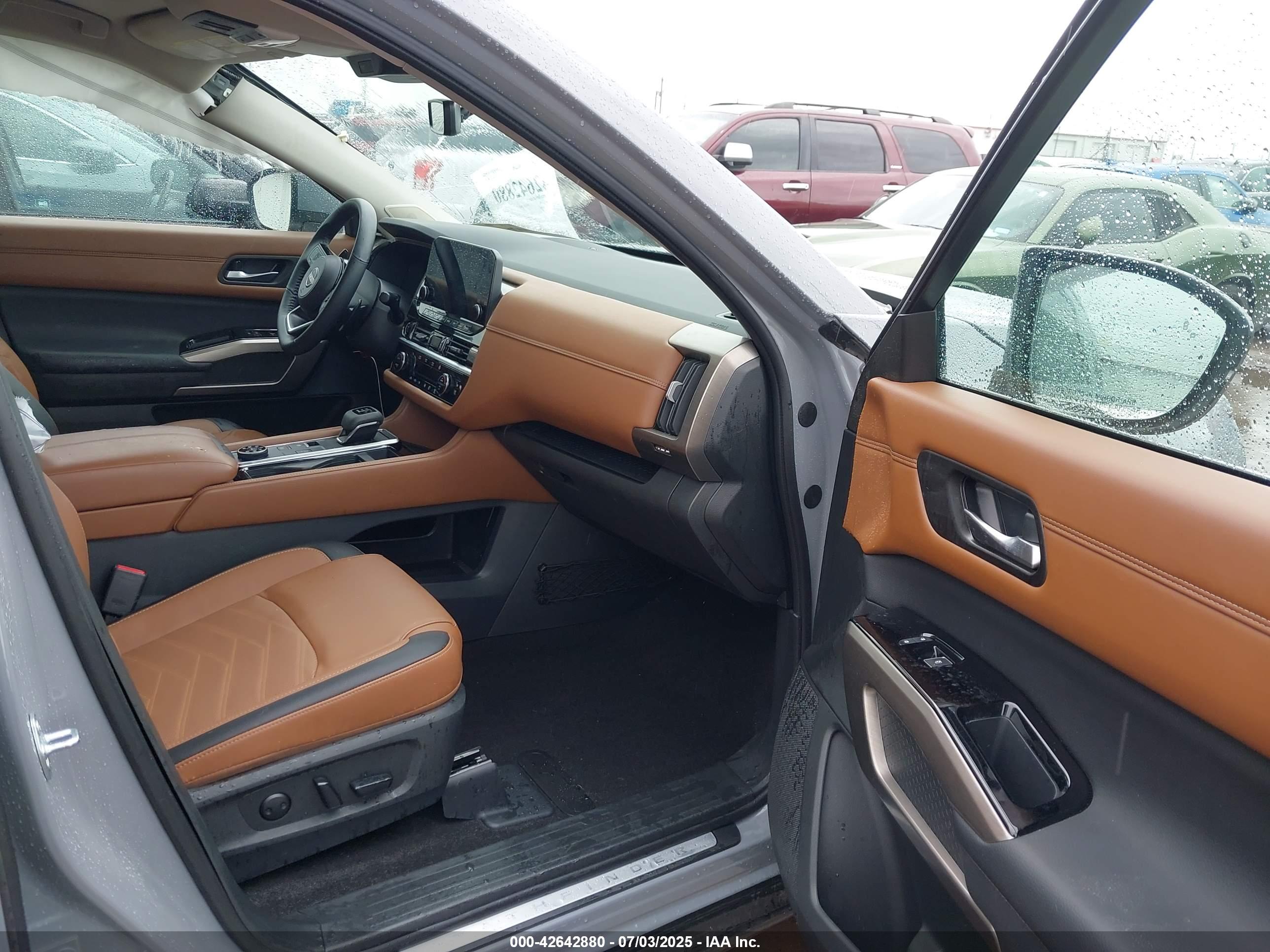 NISSAN PATHFINDER image 5