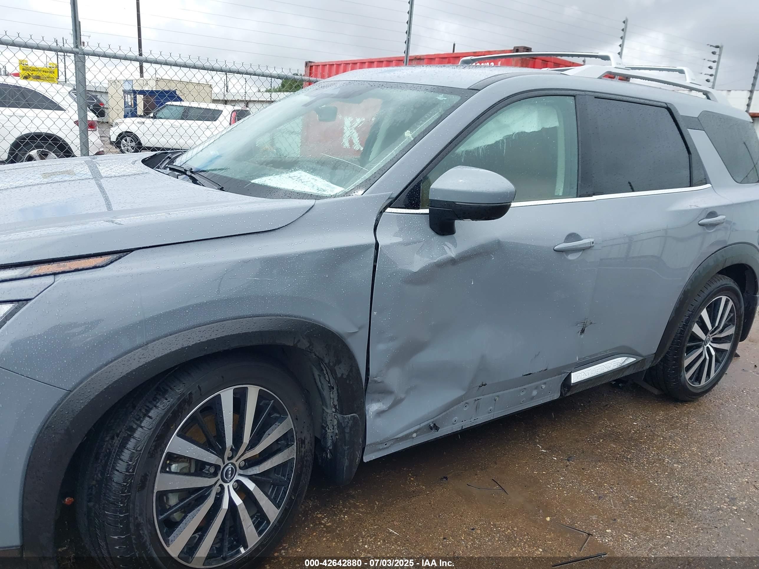 NISSAN PATHFINDER image 6