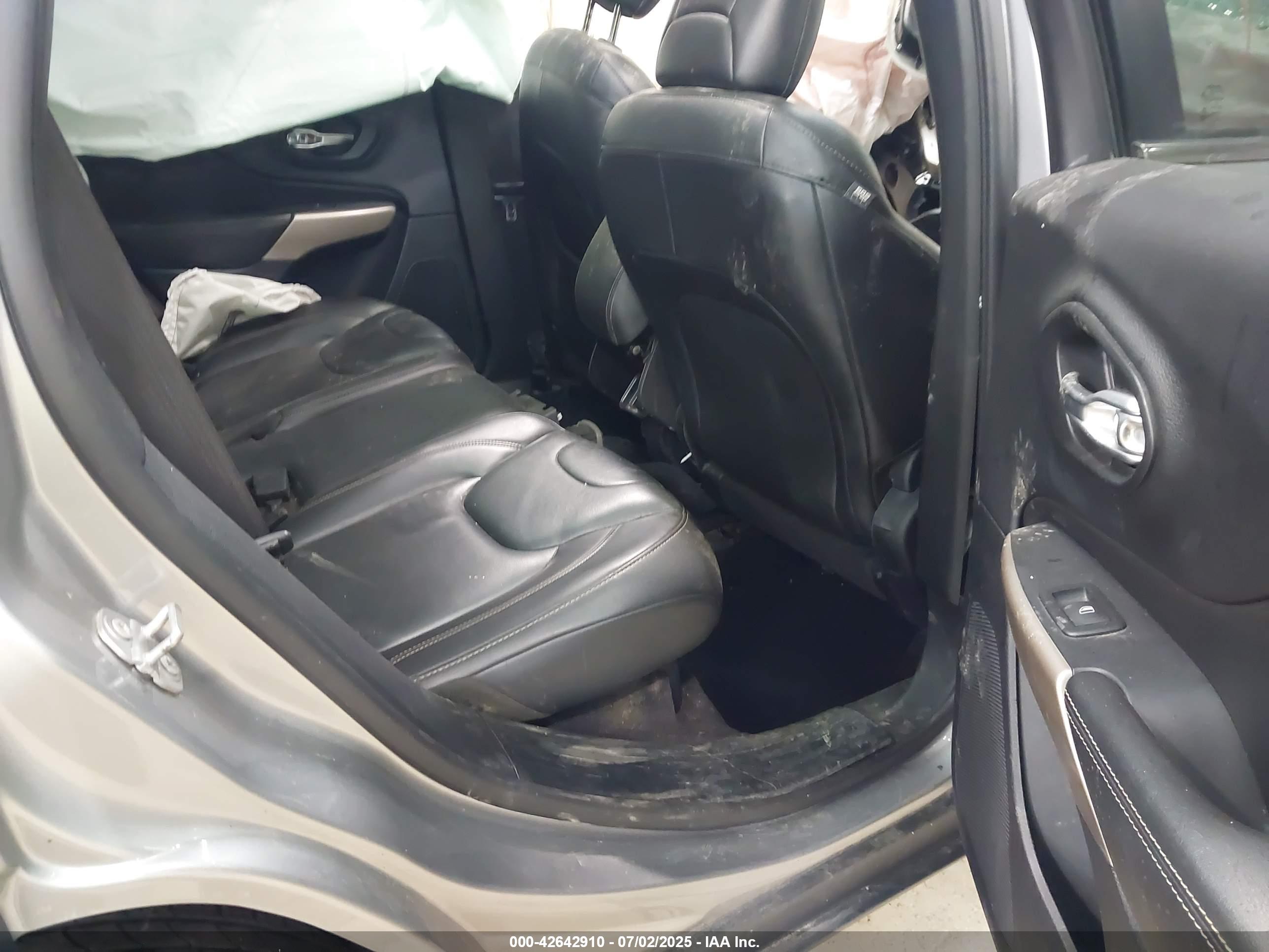 JEEP CHEROKEE image 8