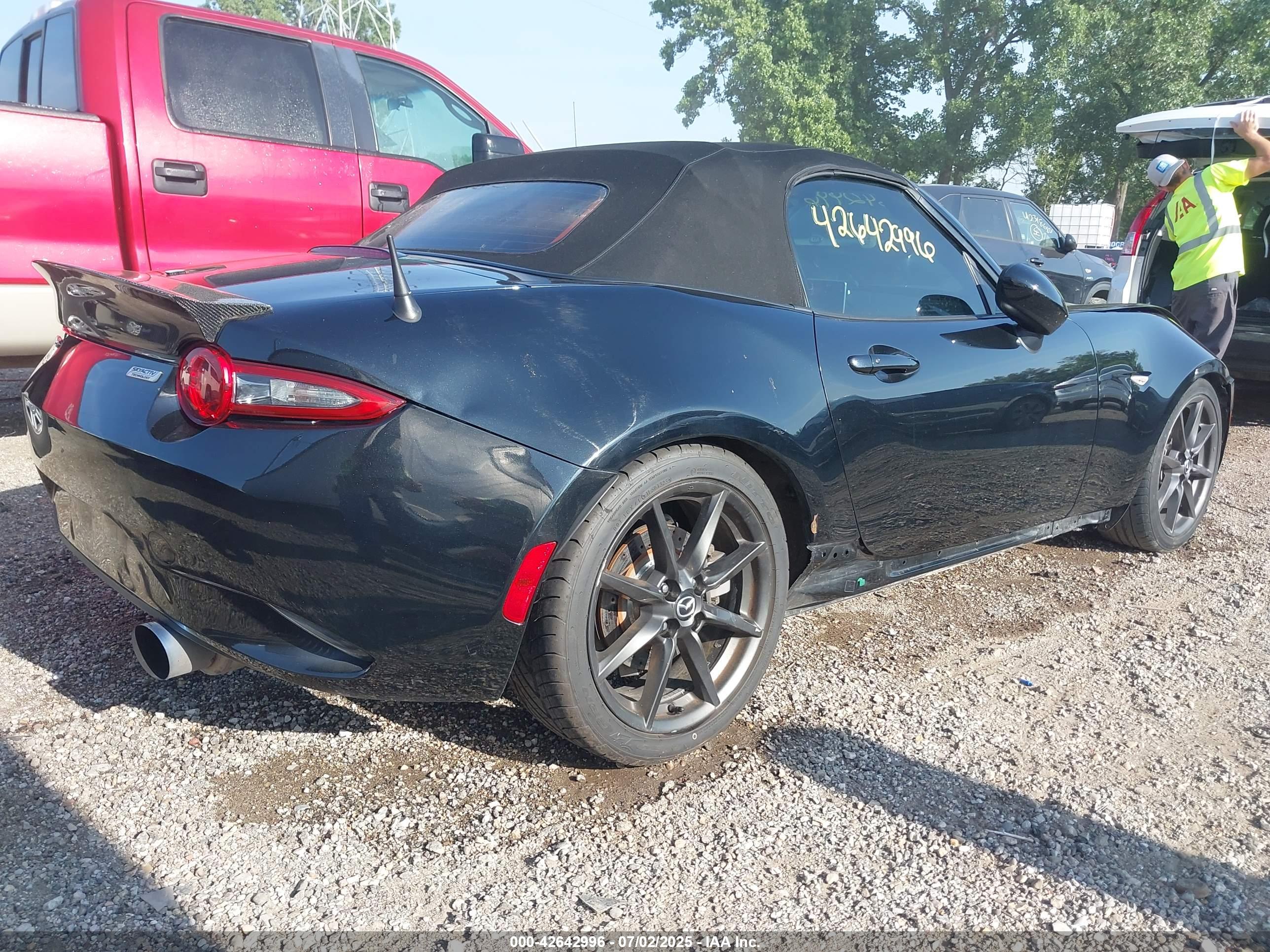 MAZDA MX-5 image 4