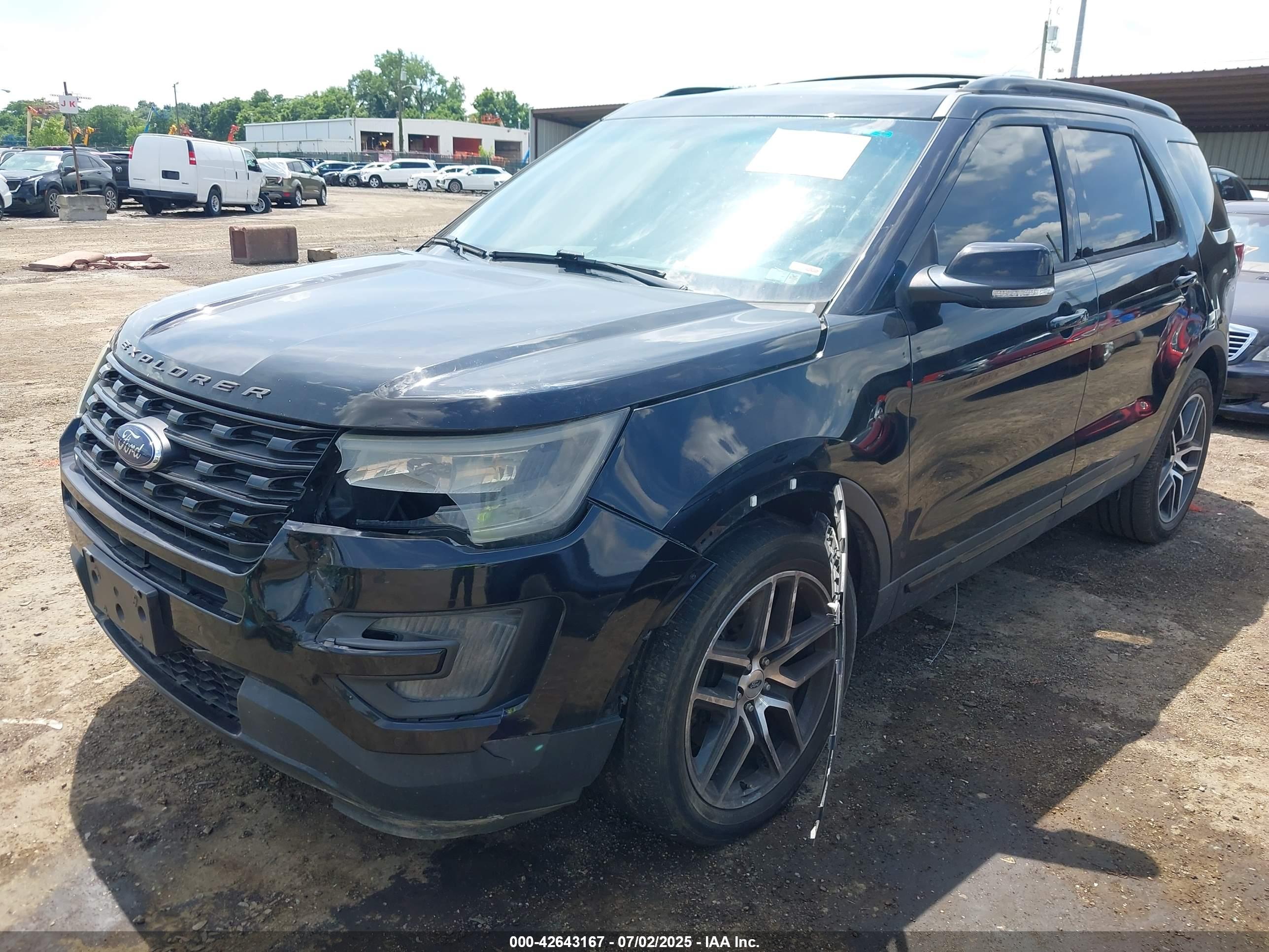 FORD EXPLORER image 2