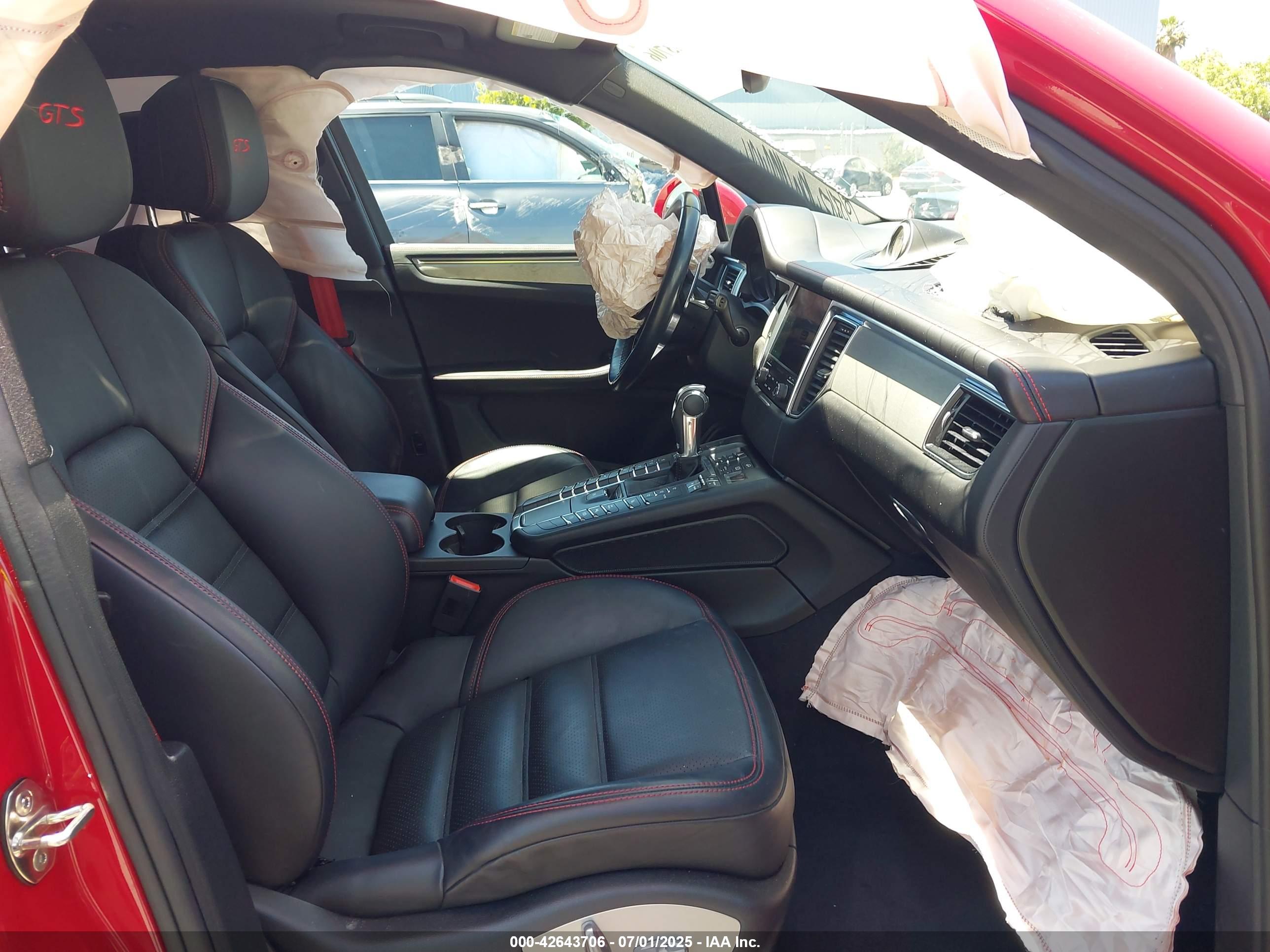 PORSCHE MACAN image 5