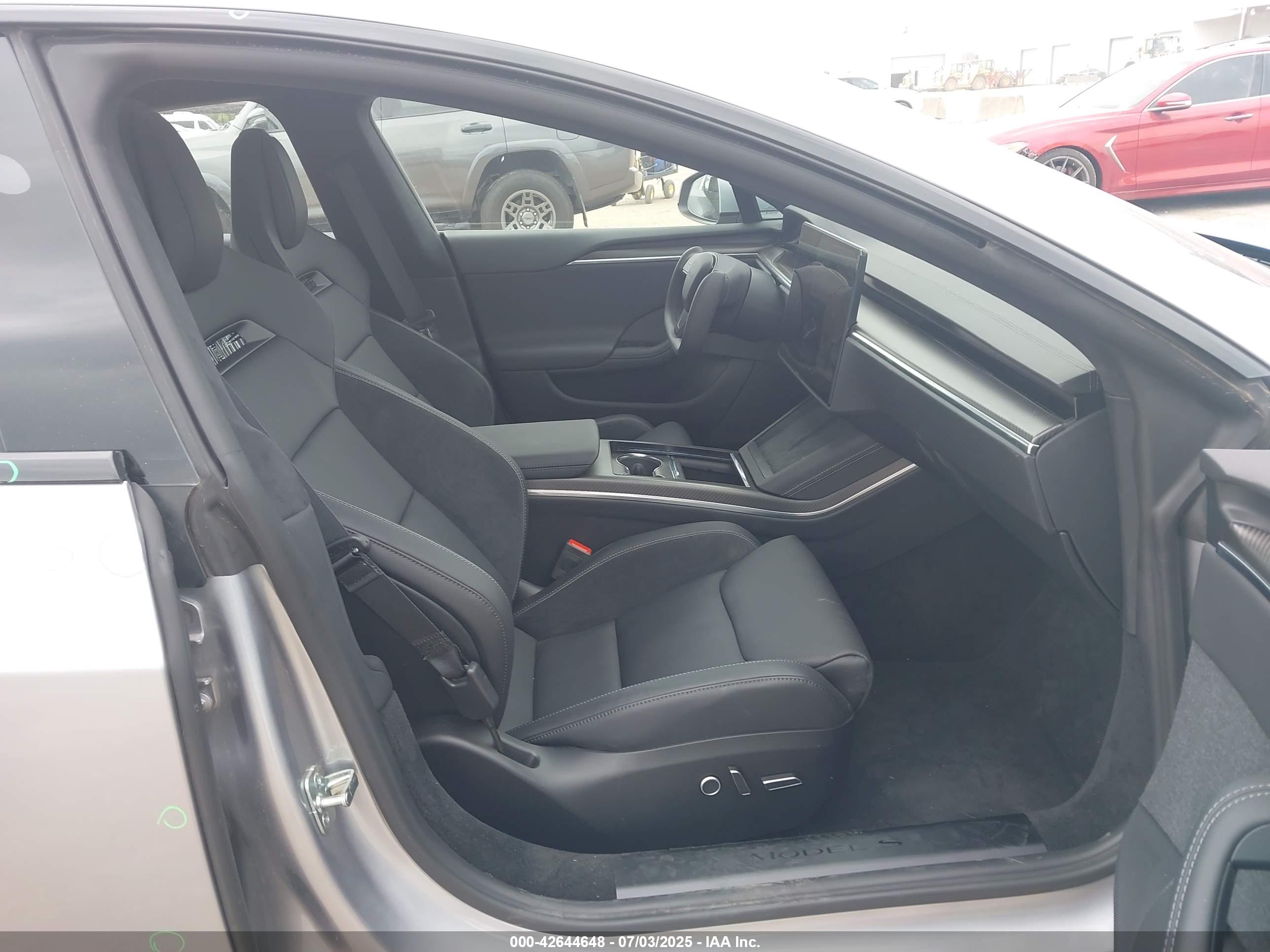TESLA MODEL image 5