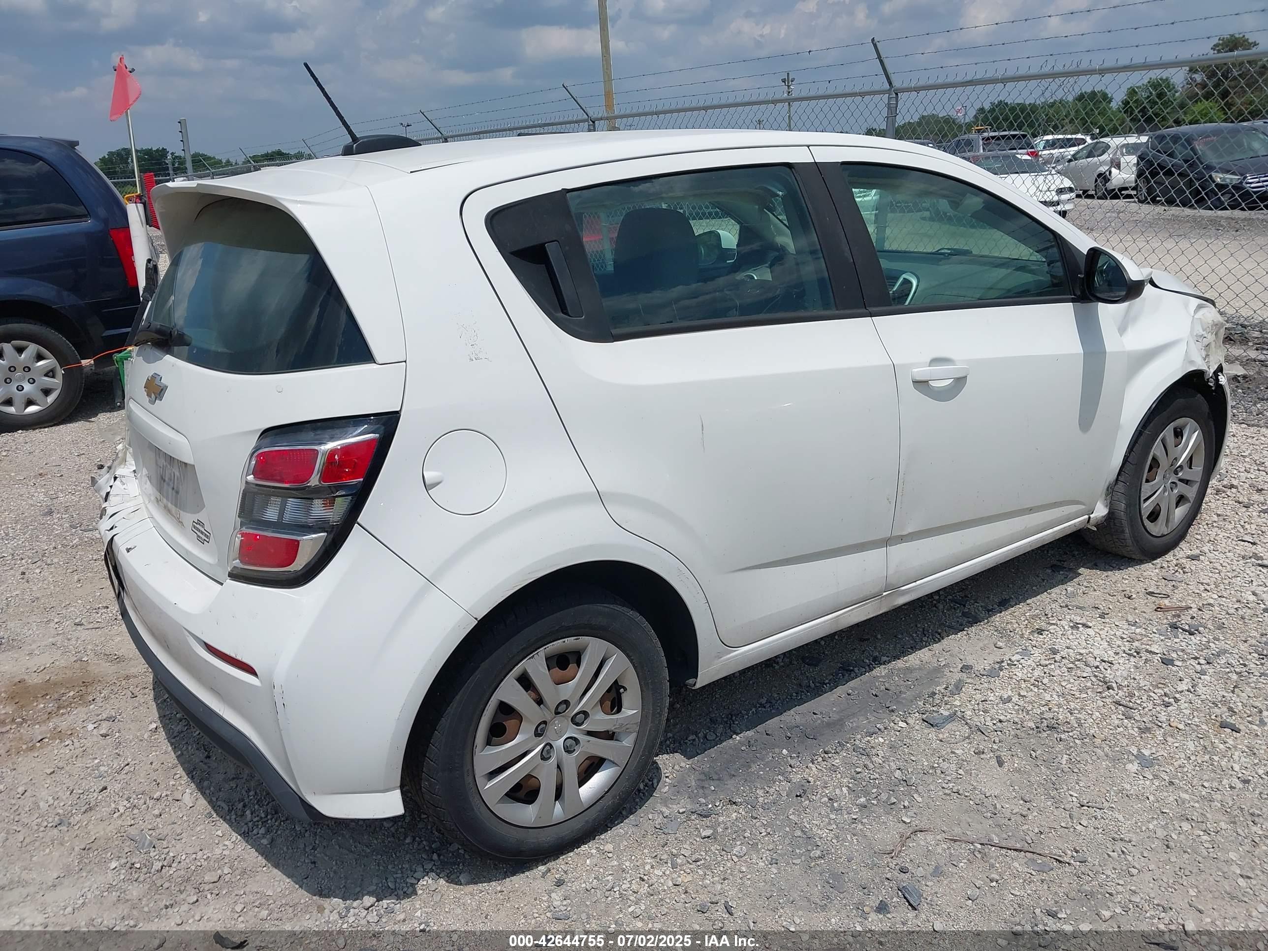 CHEVROLET SONIC image 4